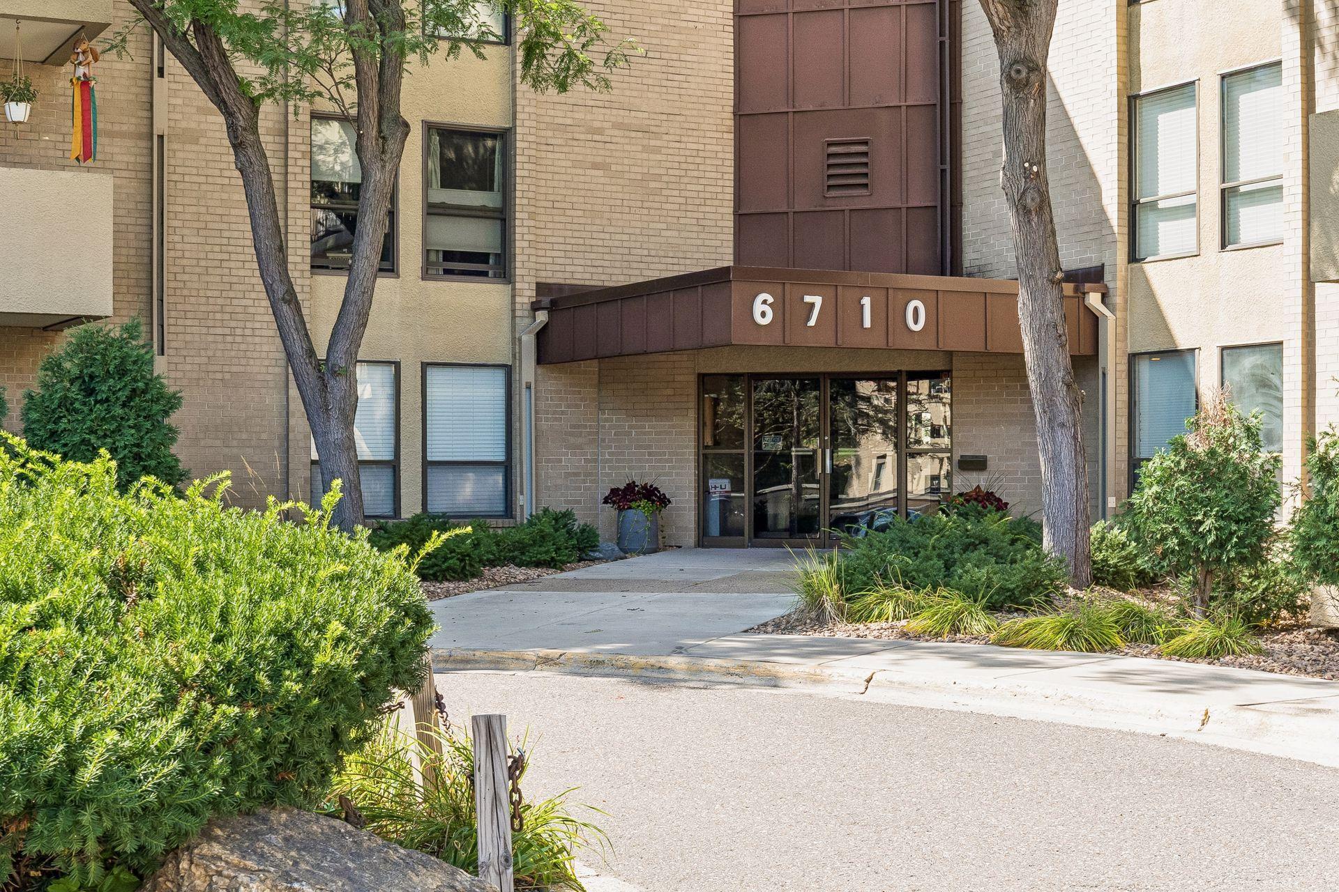 6710 Vernon Ave S #406, Edina, MN 55436