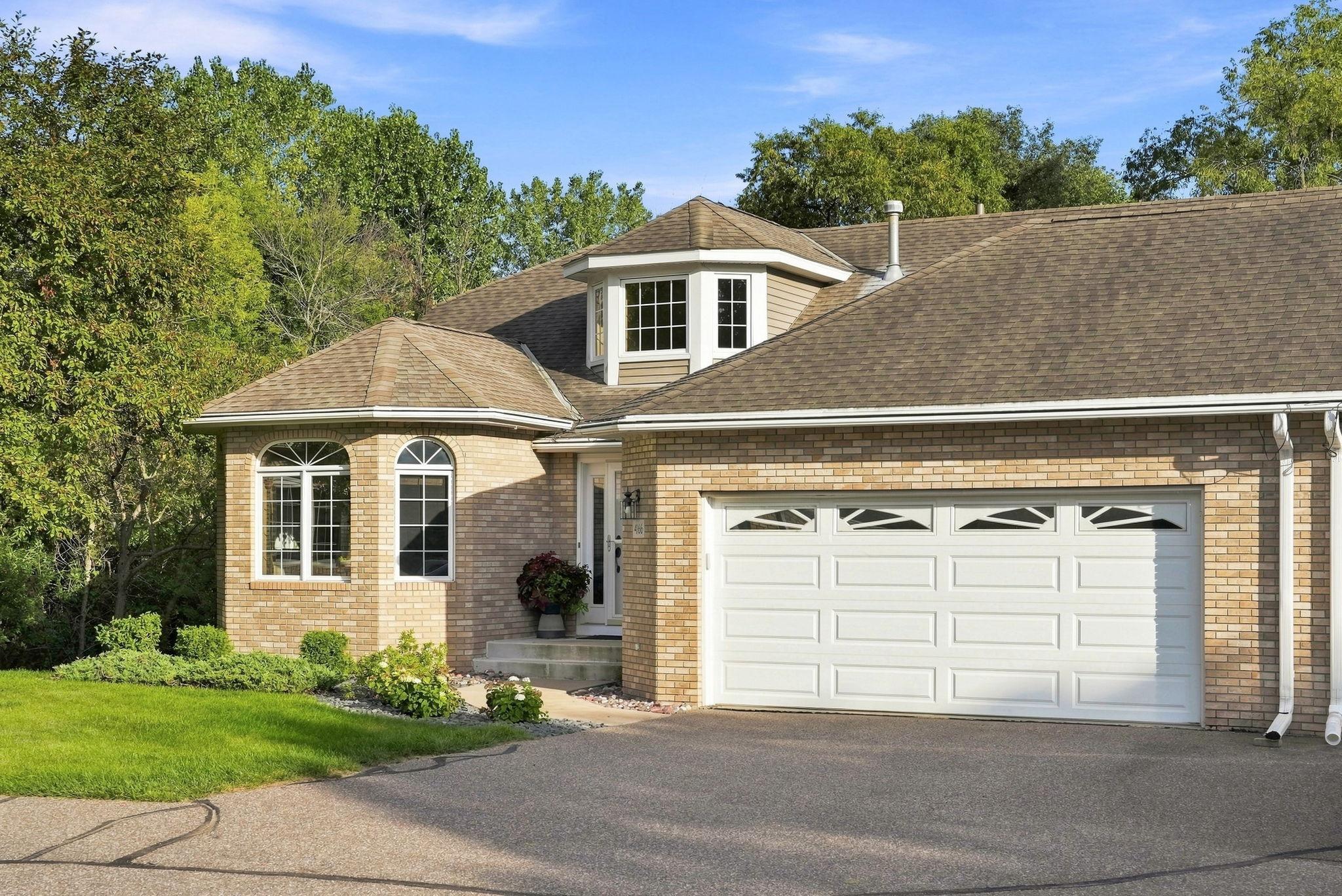 4166 Thornhill Ln, Vadnais Heights, MN 55127