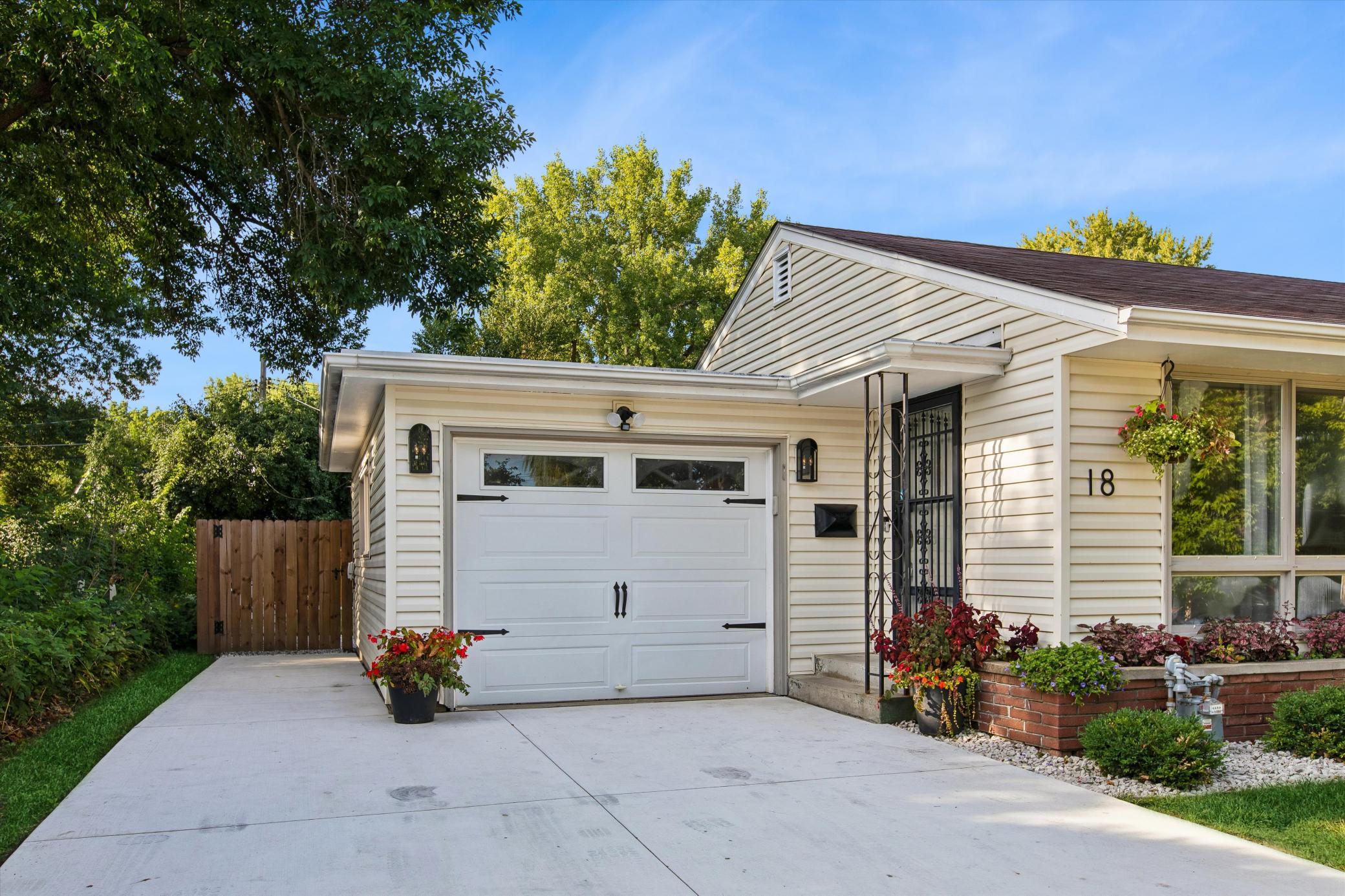 18 Park Dr, Northfield, MN 55057