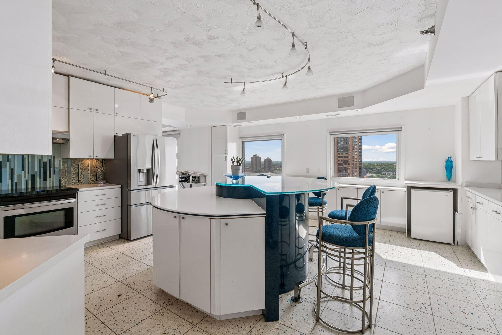 1225 Lasalle Ave #2307, Minneapolis, MN 55403