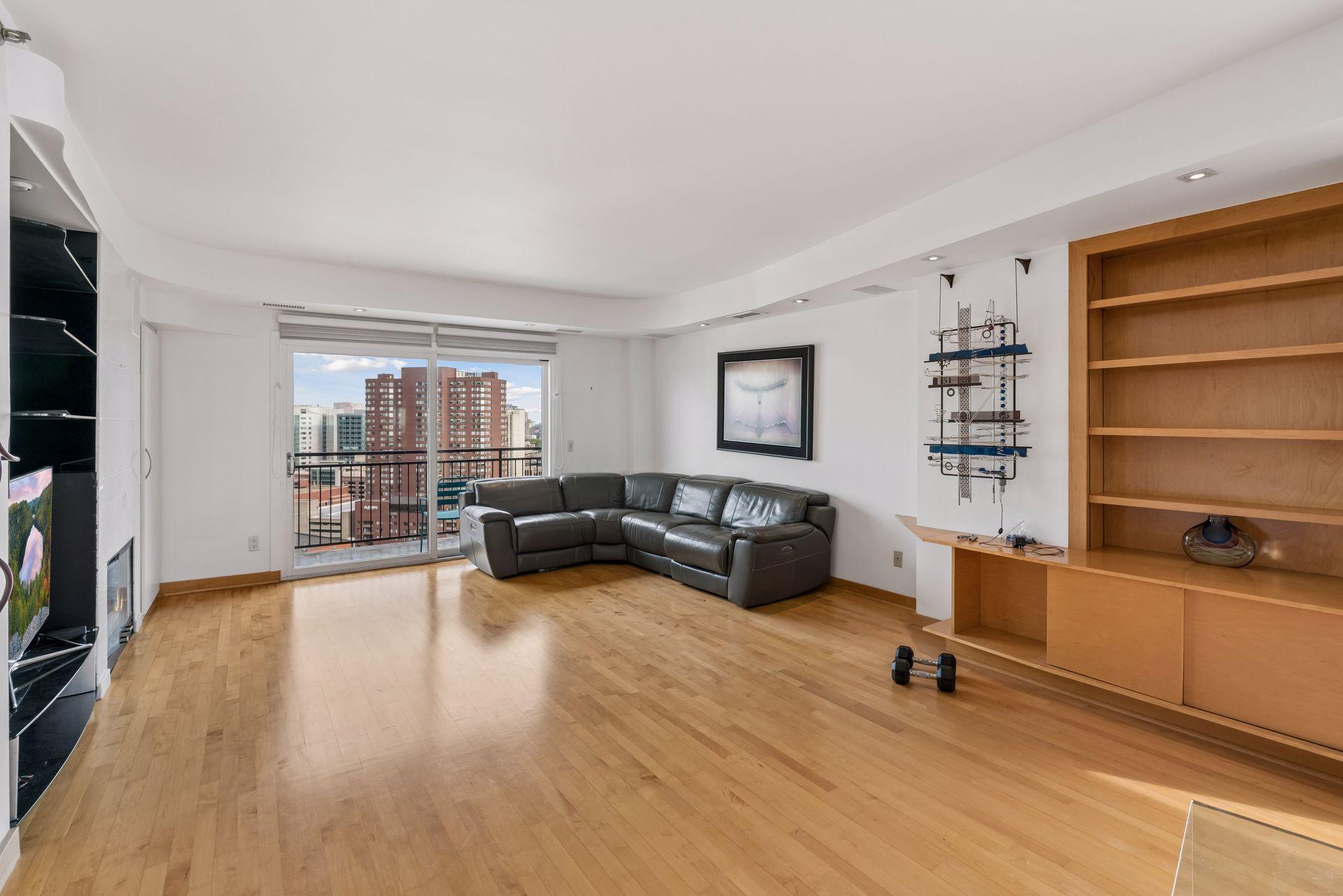 1225 Lasalle Ave #2307, Minneapolis, MN 55403