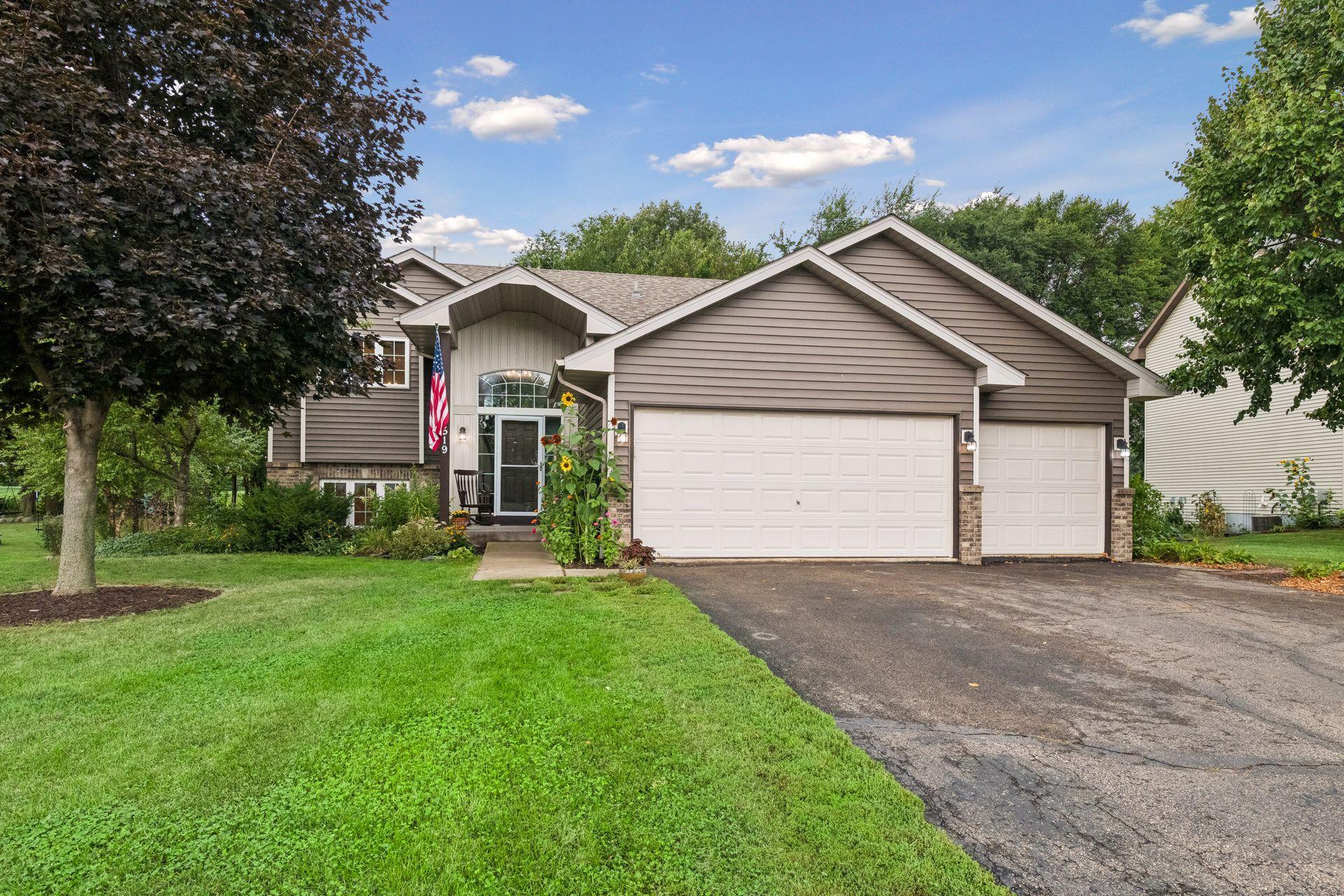 1519 Hidden Trl, Mayer, MN 55360