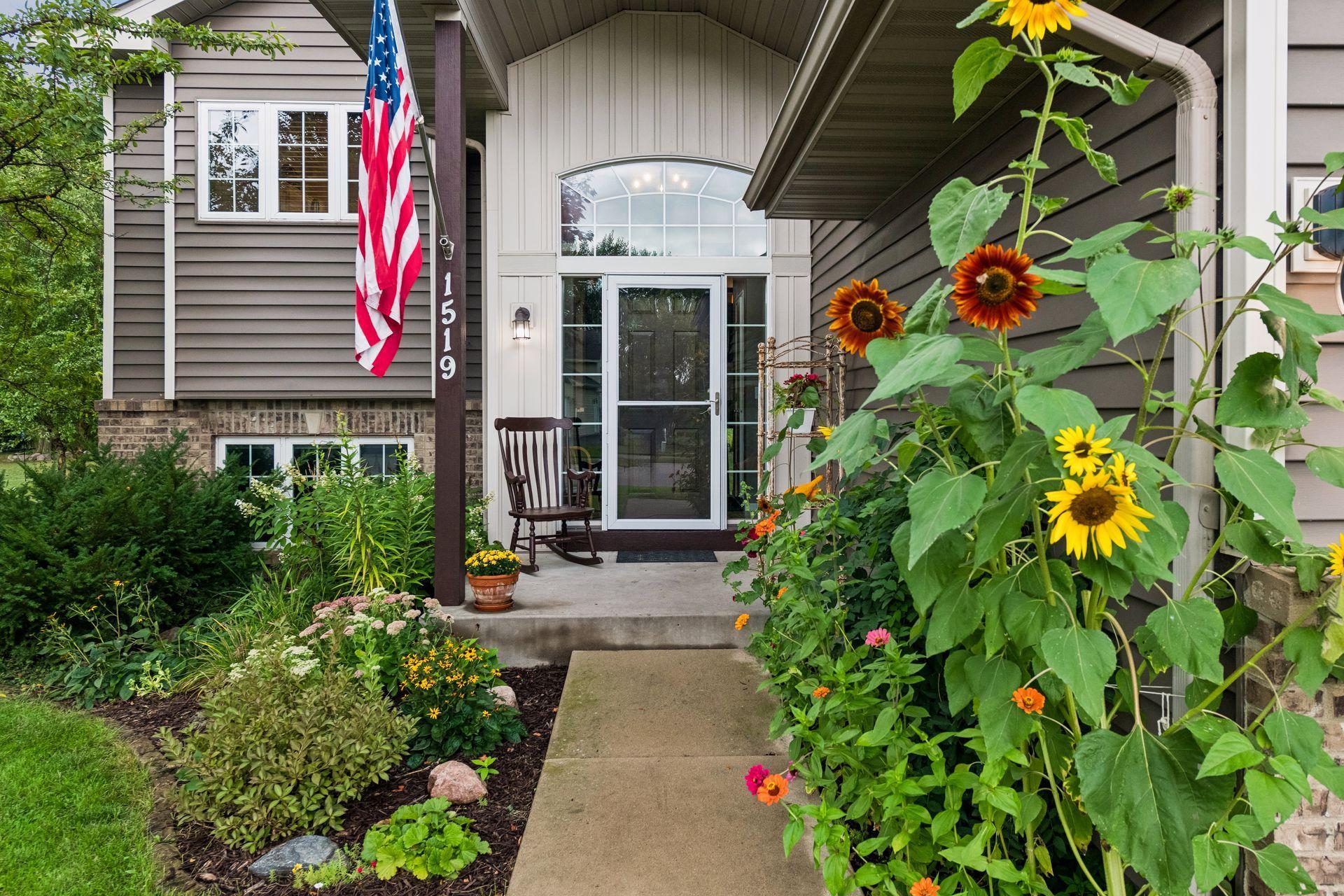 1519 Hidden Trl, Mayer, MN 55360