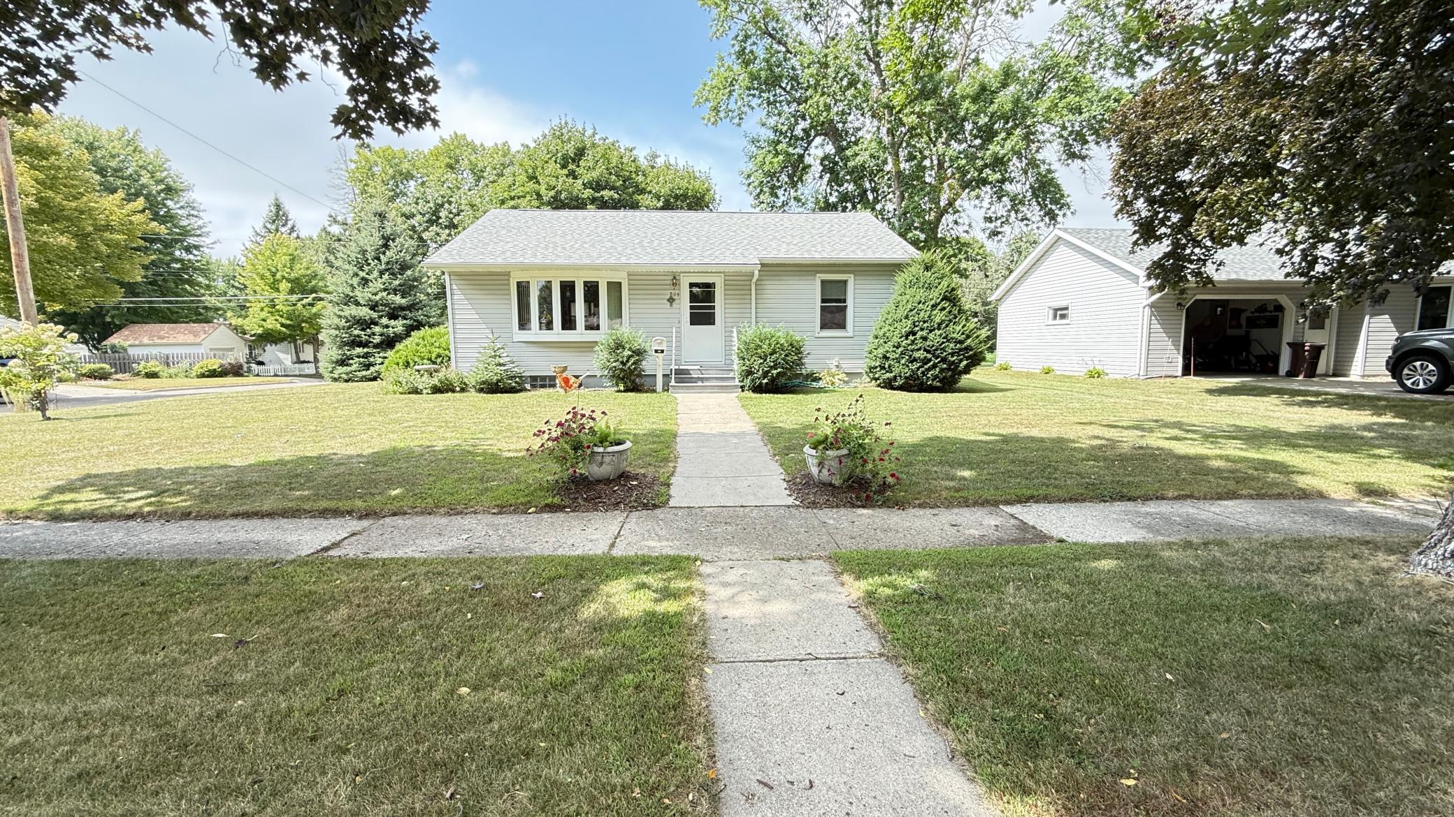 721 S 11th St, Montevideo, MN 56265