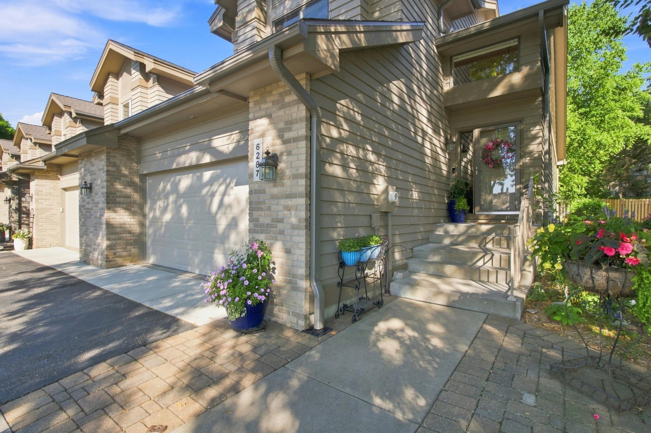 6287 Sequoia Cir, Eden Prairie, MN 55346