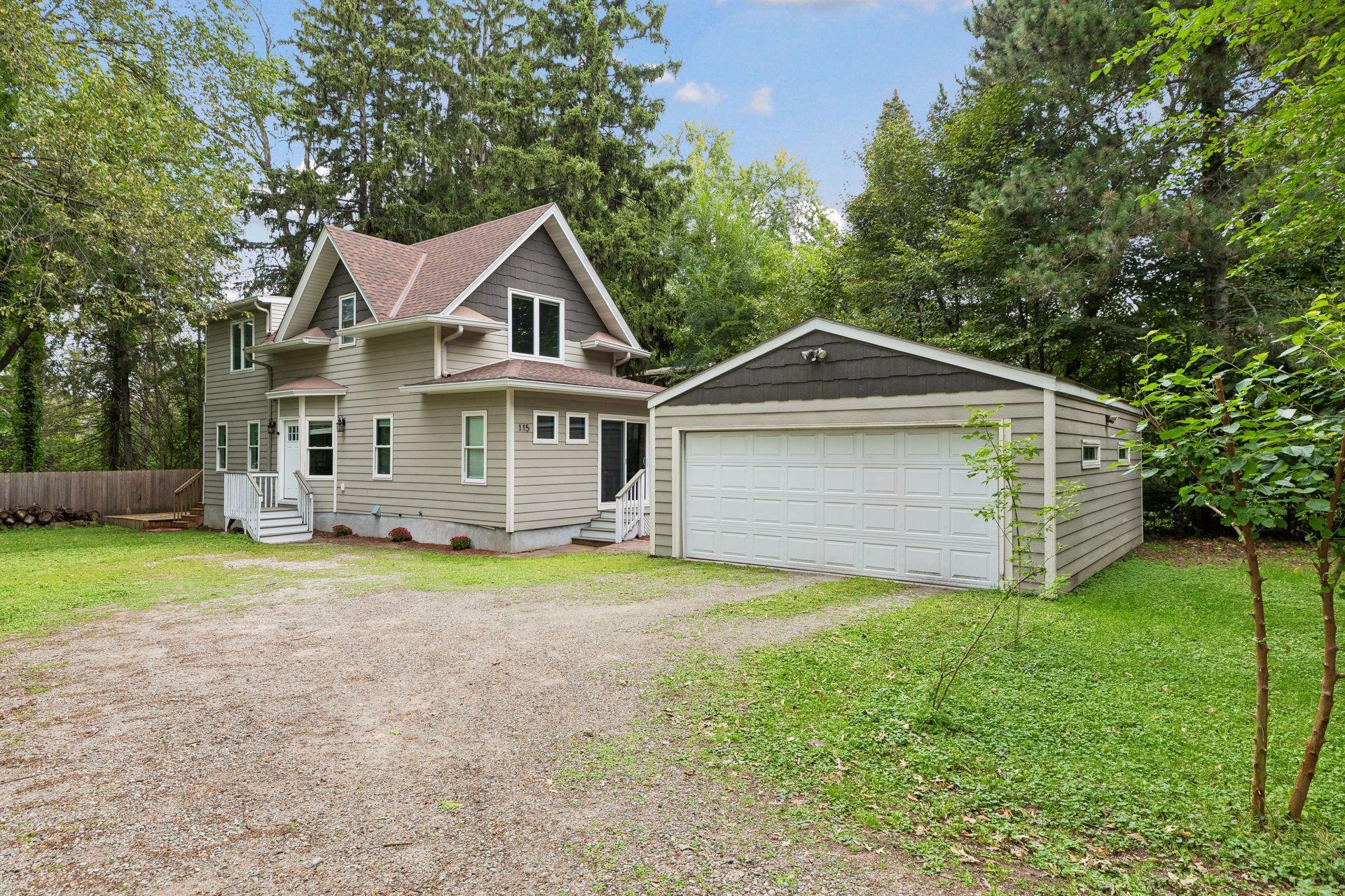115 Spruce St, Mahtomedi, MN 55115