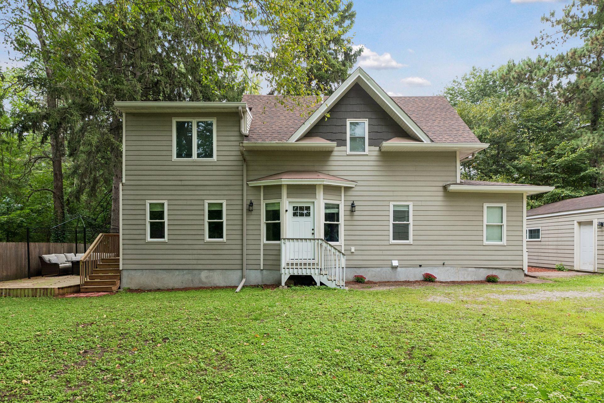 115 Spruce St, Mahtomedi, MN 55115
