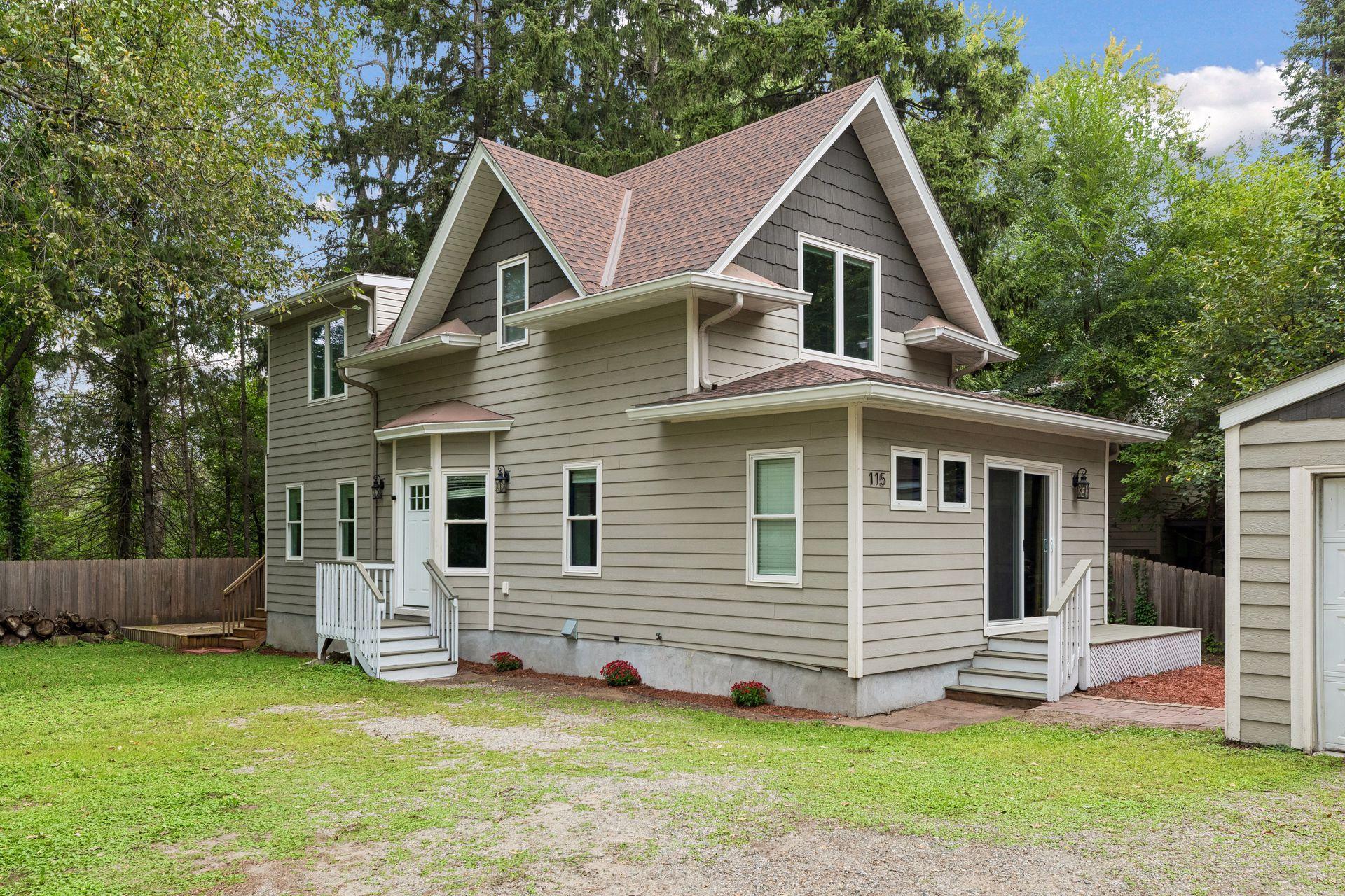 115 Spruce St, Mahtomedi, MN 55115