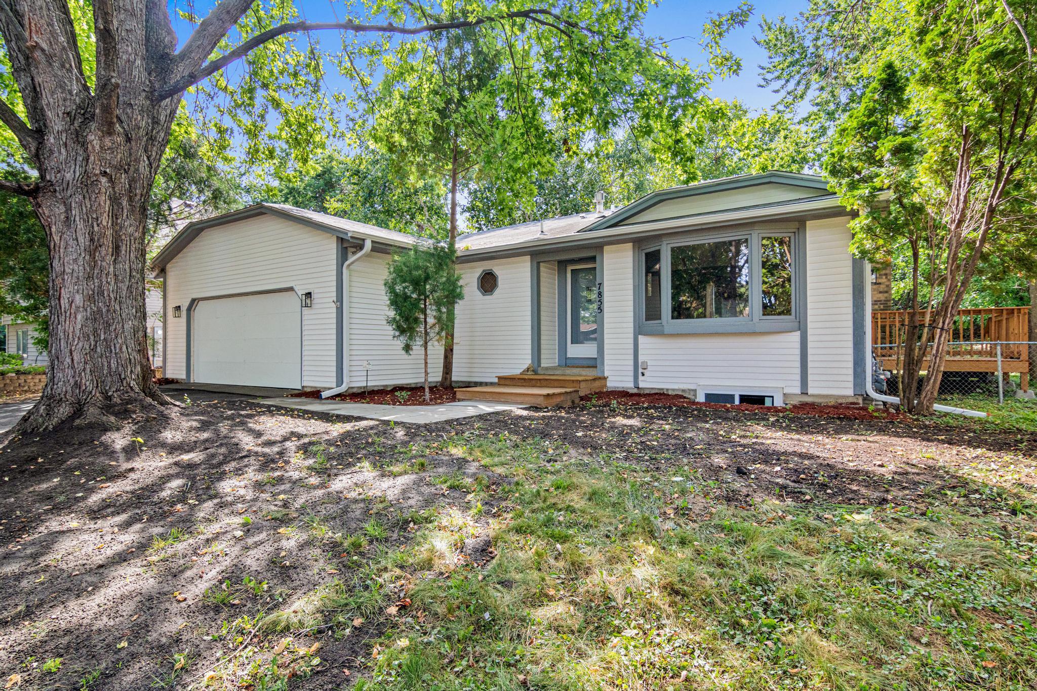 7855 Polaris Ln N, Maple Grove, MN 55311
