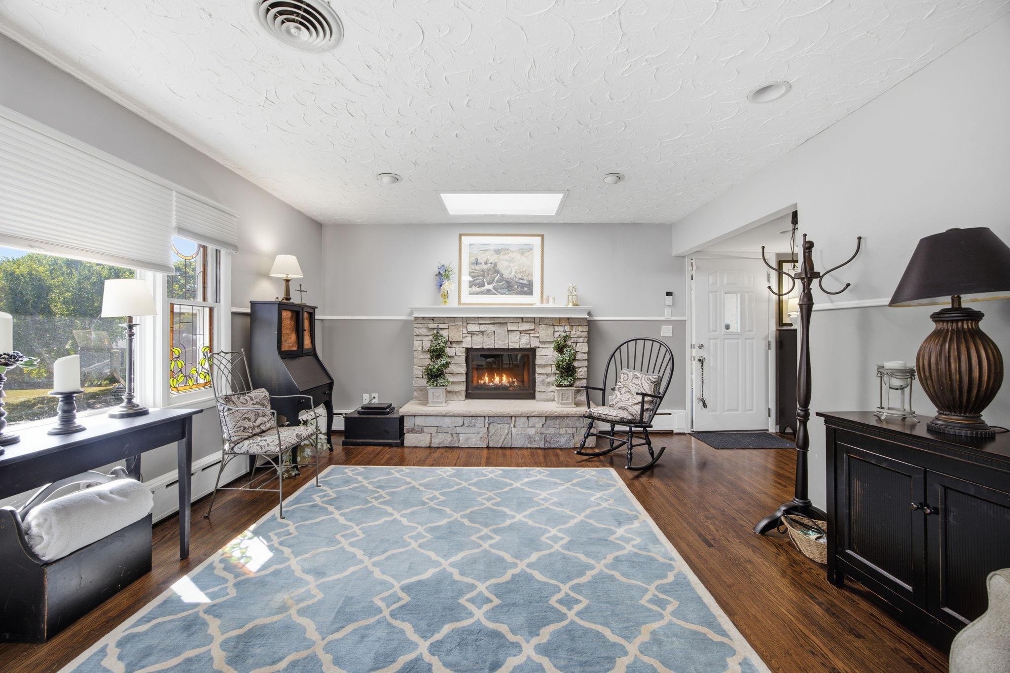 18030 20th Ave N, Plymouth, MN 55447