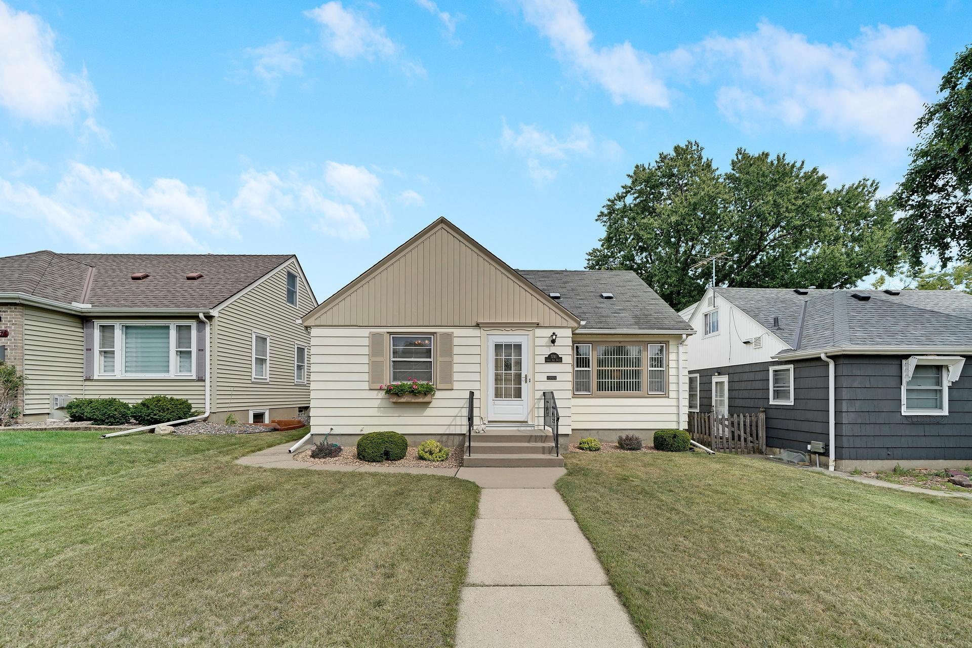 5741 James Ave S, Minneapolis, MN 55419