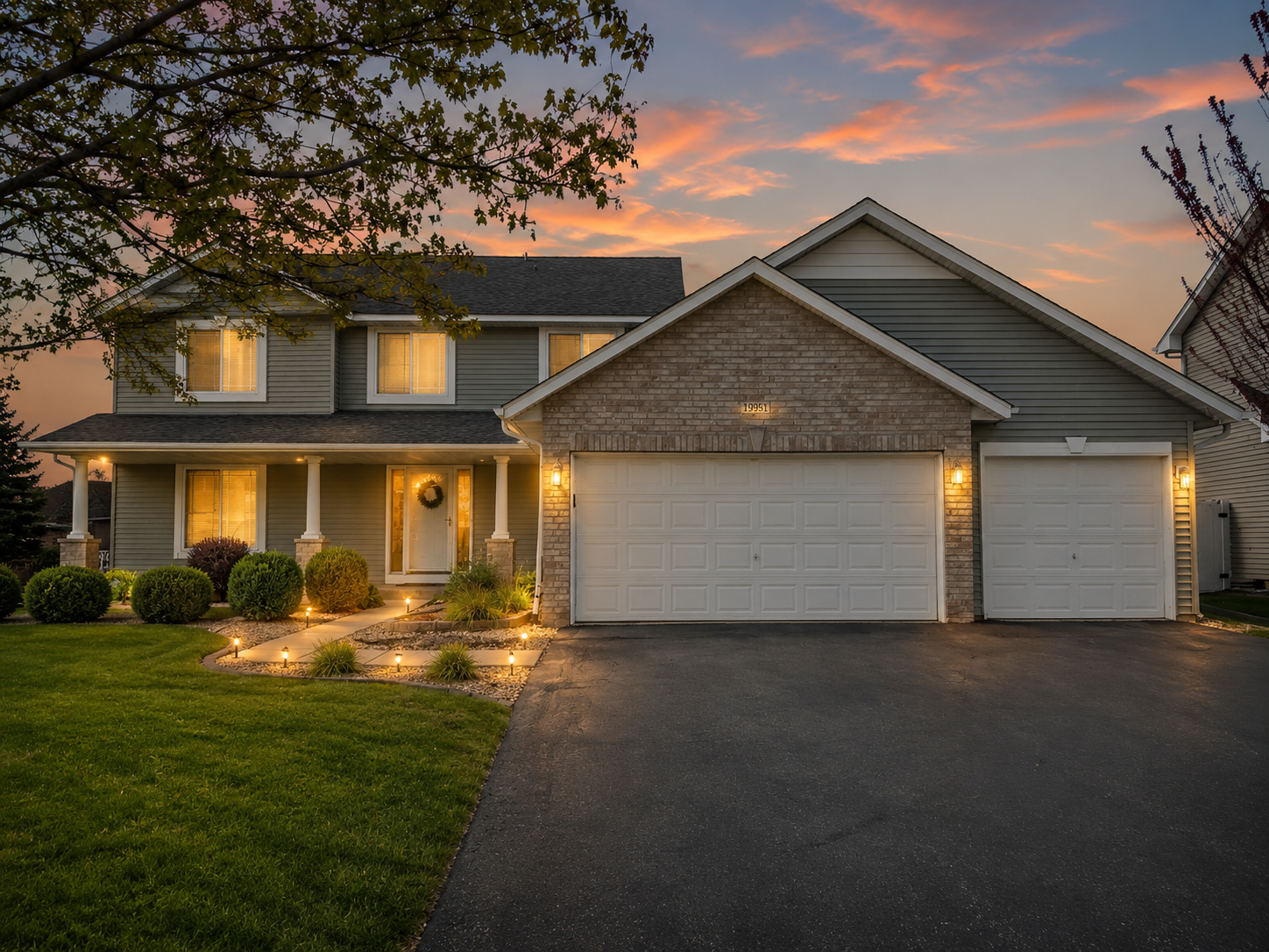 19951 Excelsior Ln, Farmington, MN 55024