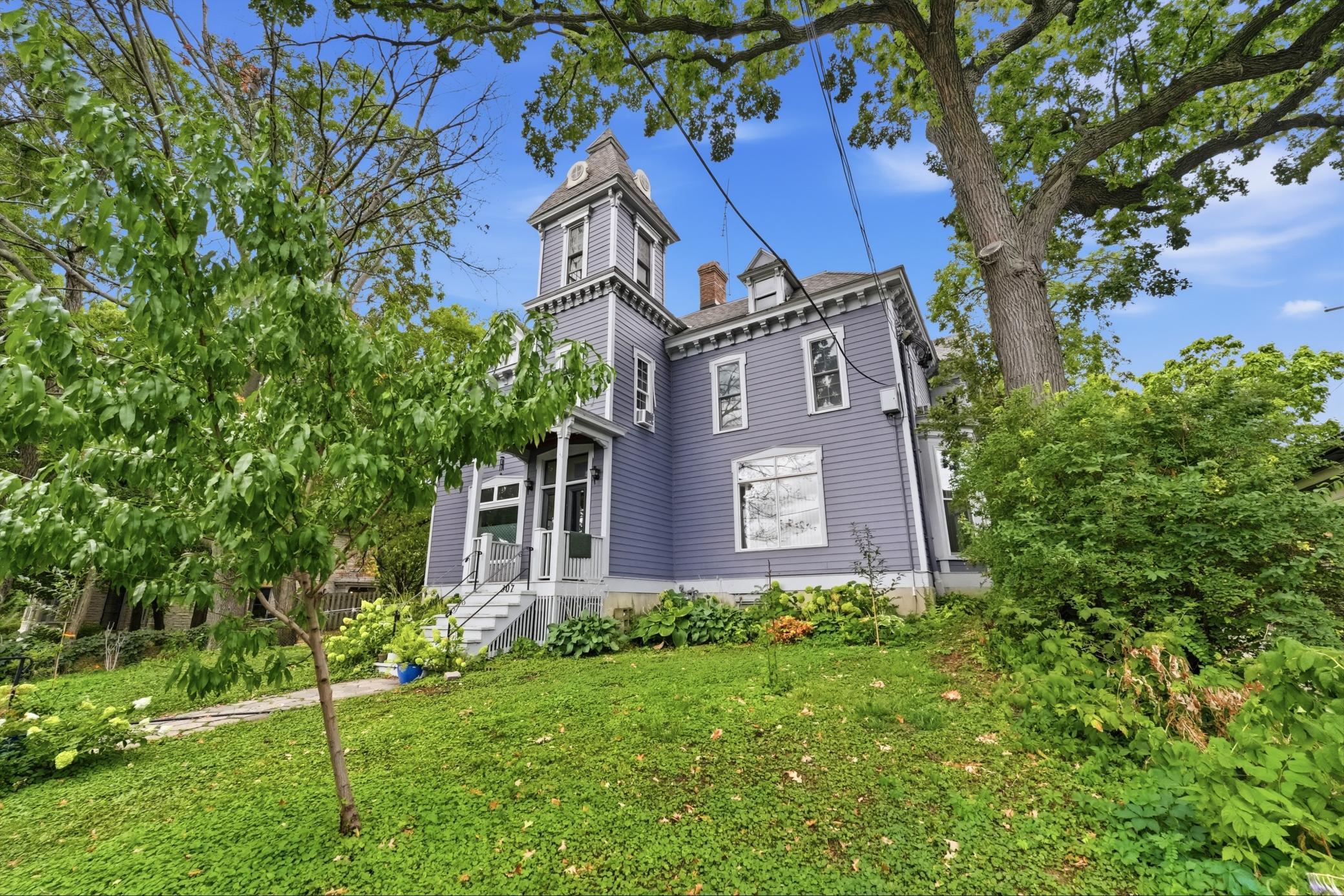 307 Walnut St #3, Saint Paul, MN 55102