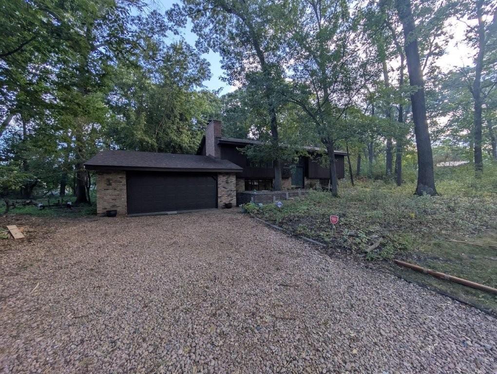 185 Bevins Ln, Mahtomedi, MN 55115