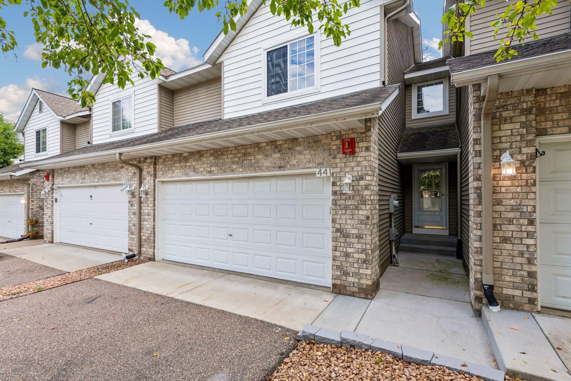 441 Pleasant Ln, Chaska, MN 55318