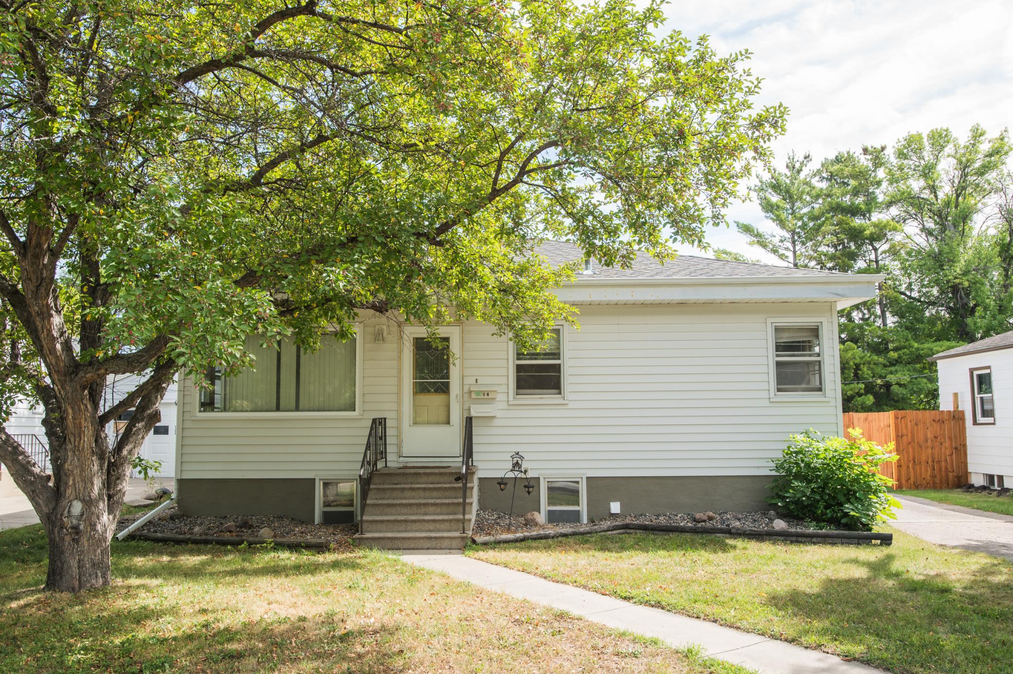 614 16th St N, Moorhead, MN 56560