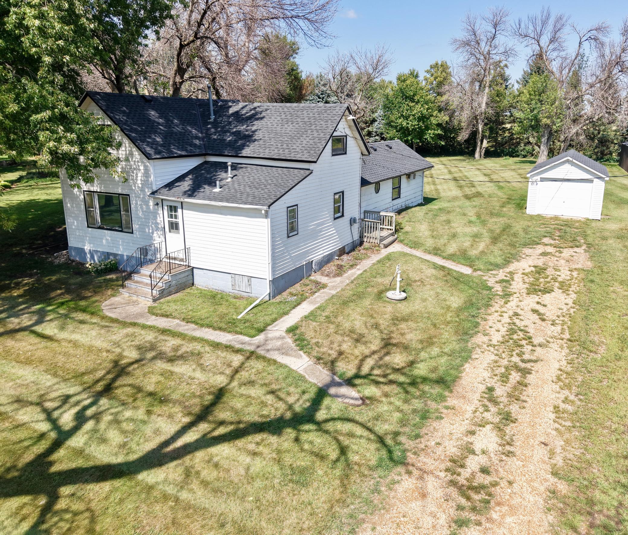 57736 370th St, Mountain Lake, MN 56159