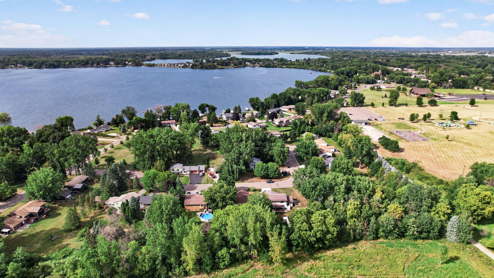 1566 Lamotte Cir, Lino Lakes, MN 55038