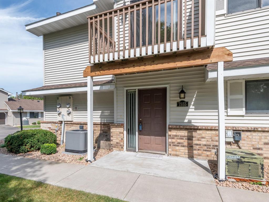 7555 Wedgewood Way N, Maple Grove, MN 55311