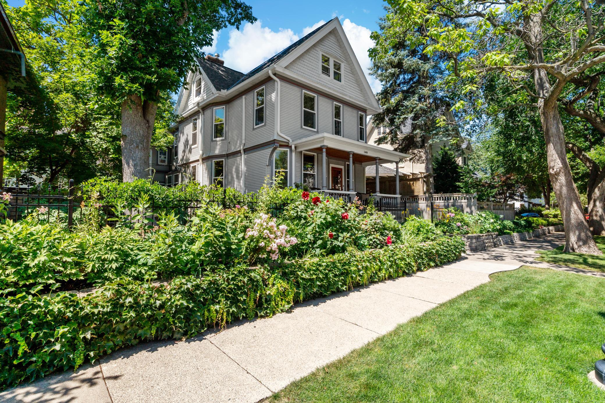 2400 Irving Ave S, Minneapolis, MN 55405