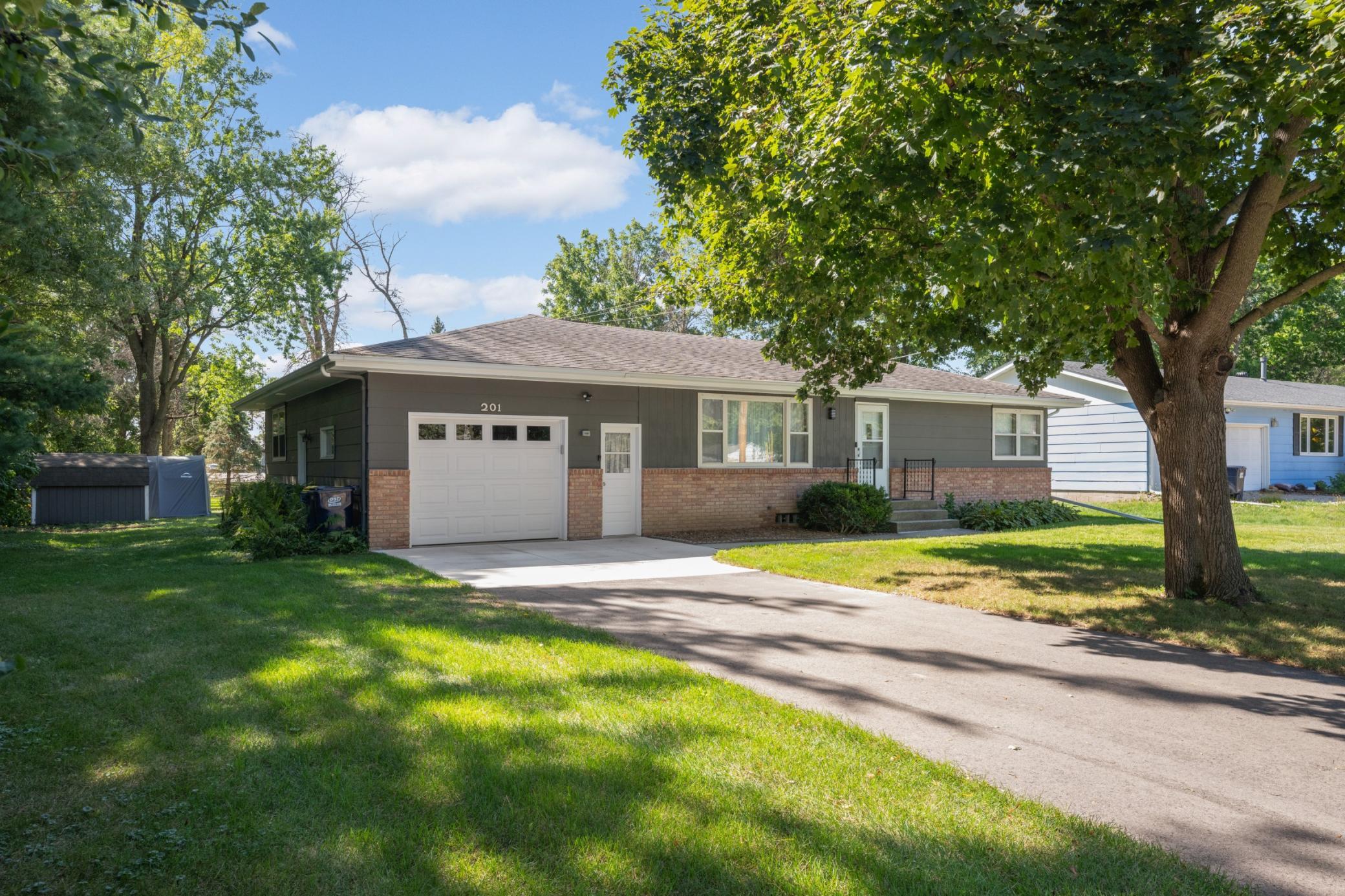 201 Linden Pl S, Northfield, MN 55057