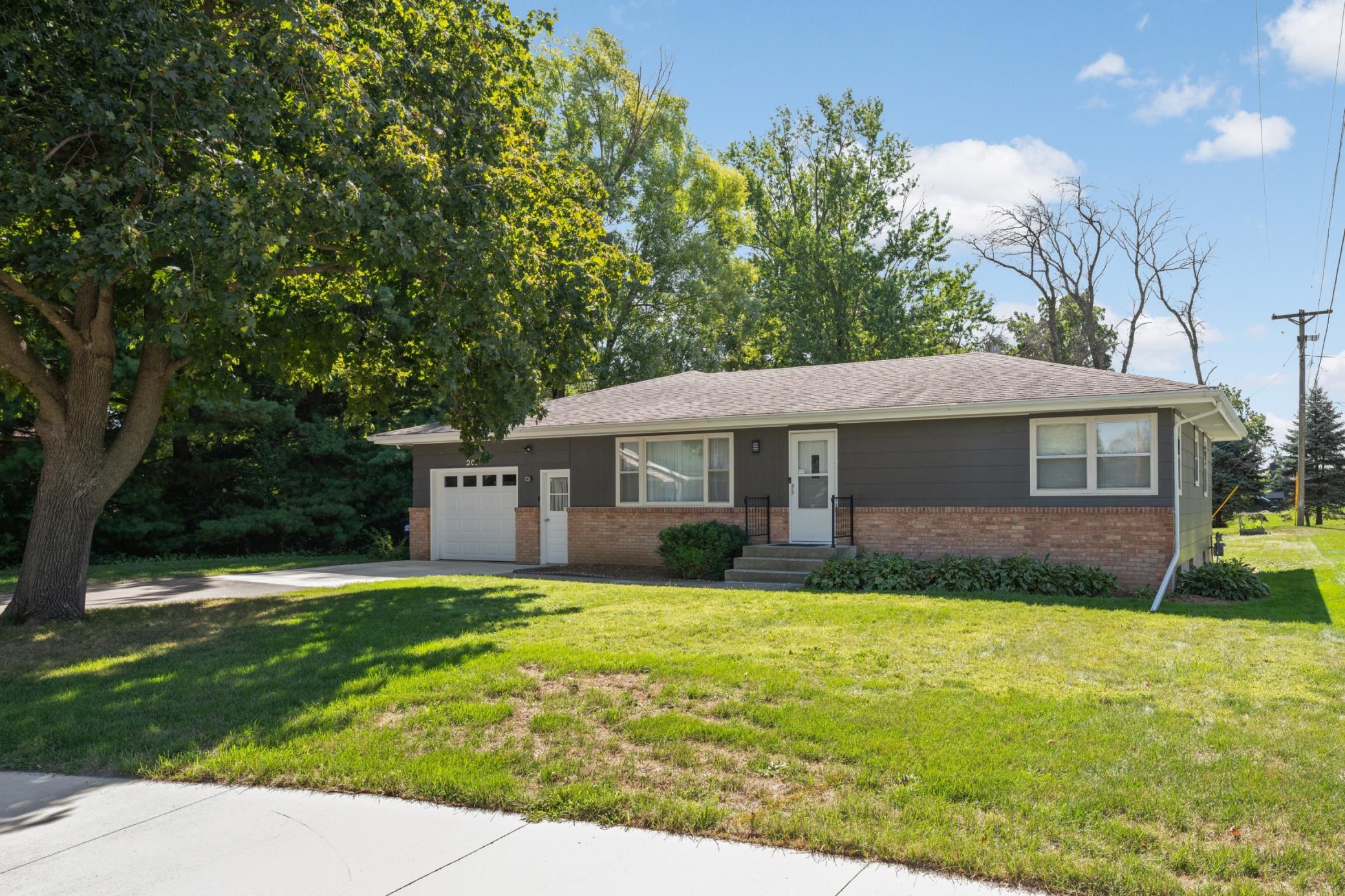 201 Linden Pl S, Northfield, MN 55057