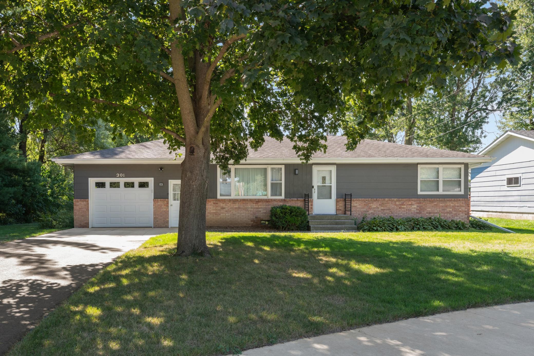 201 Linden Pl S, Northfield, MN 55057