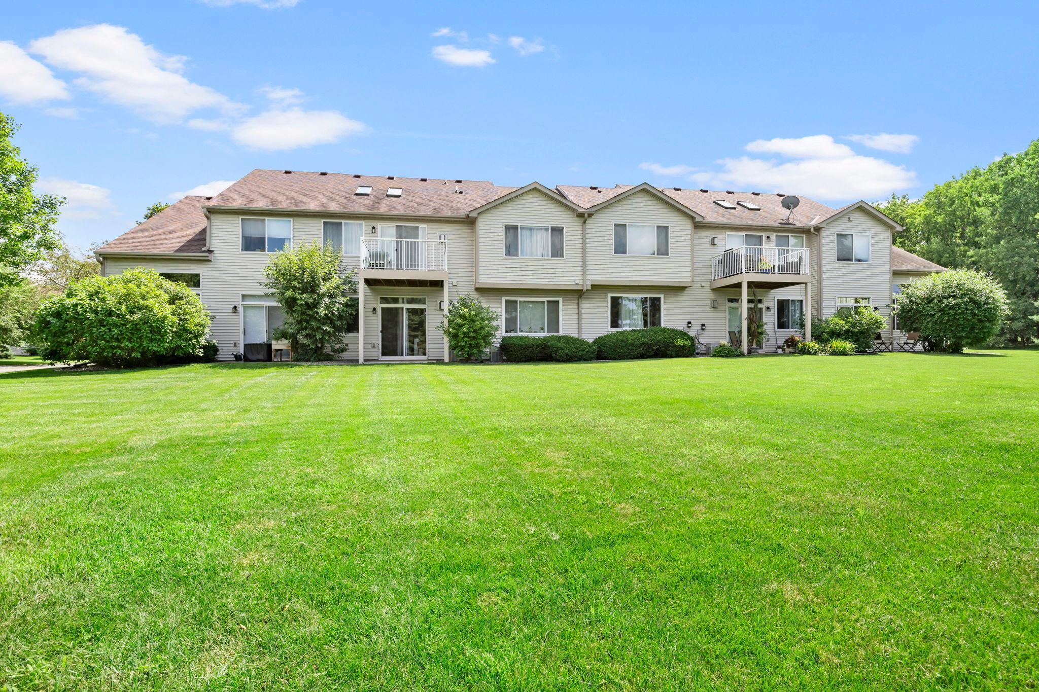2215 White Water Way, Eagan, MN 55122