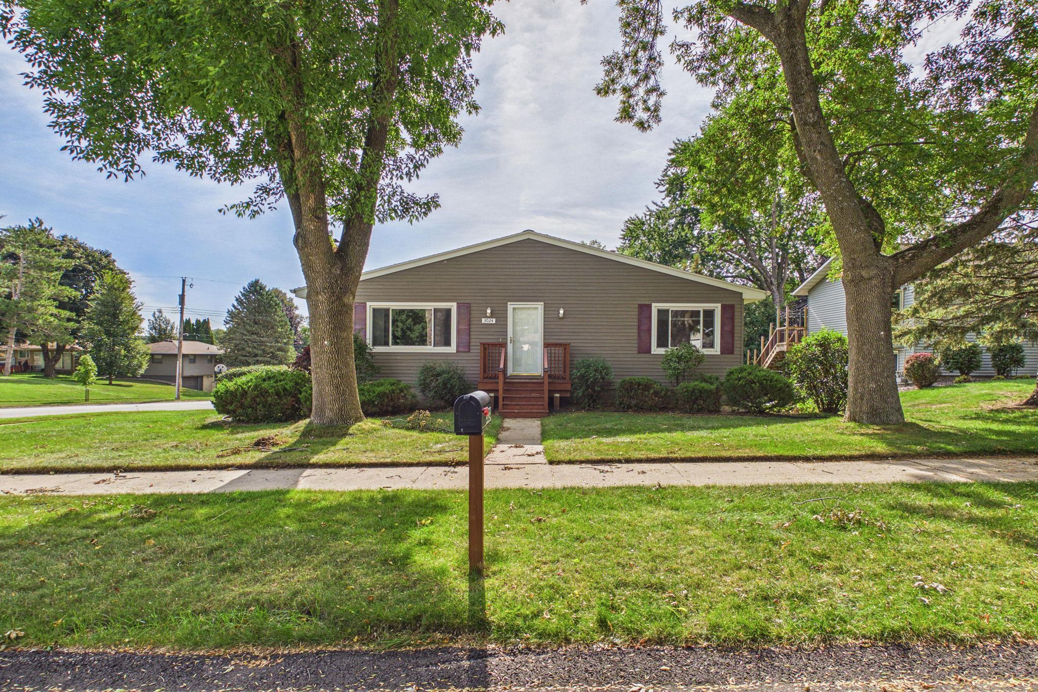 3024 Crescent Ln NW, Rochester, MN 55901
