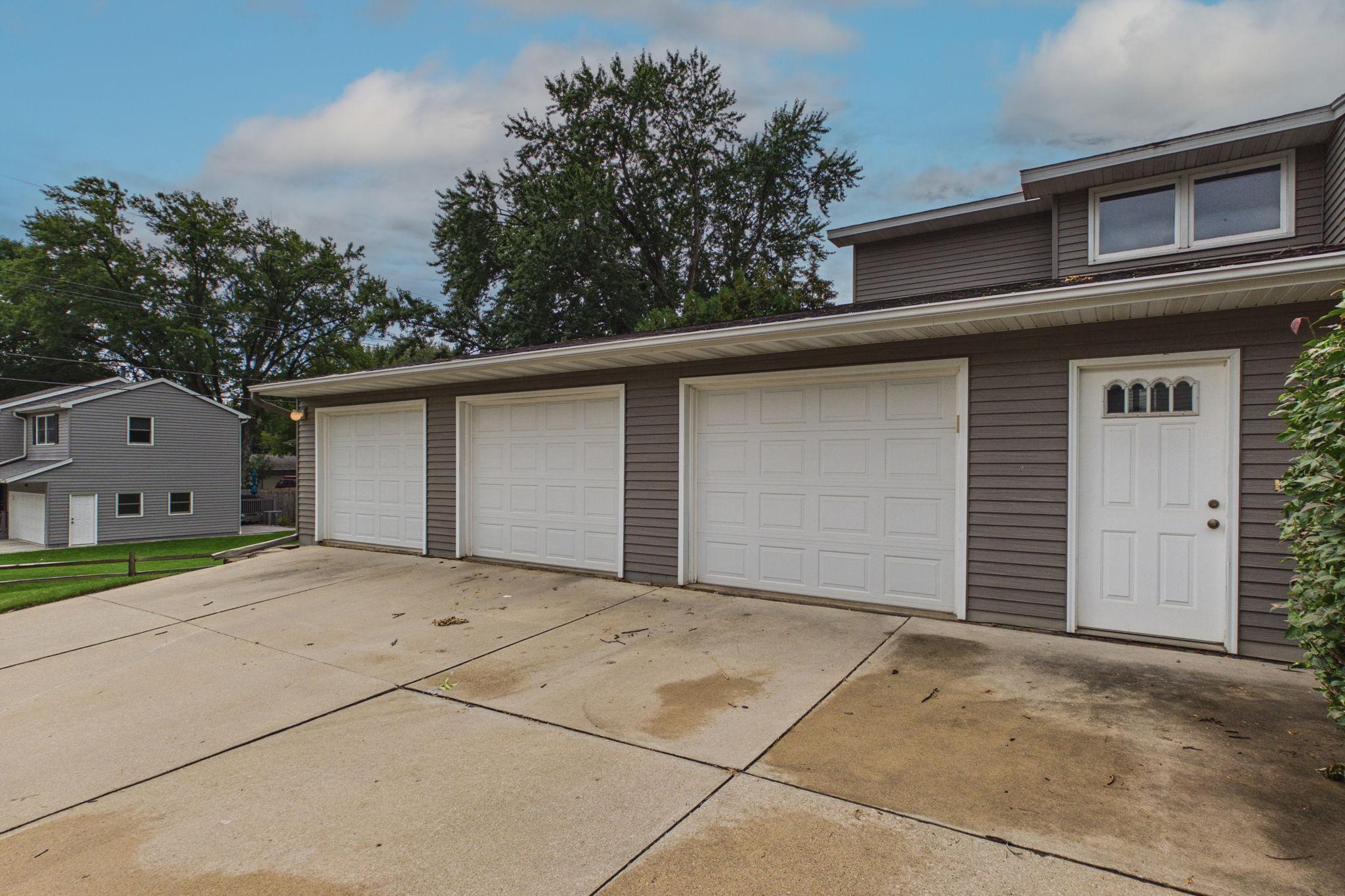 3024 Crescent Ln NW, Rochester, MN 55901