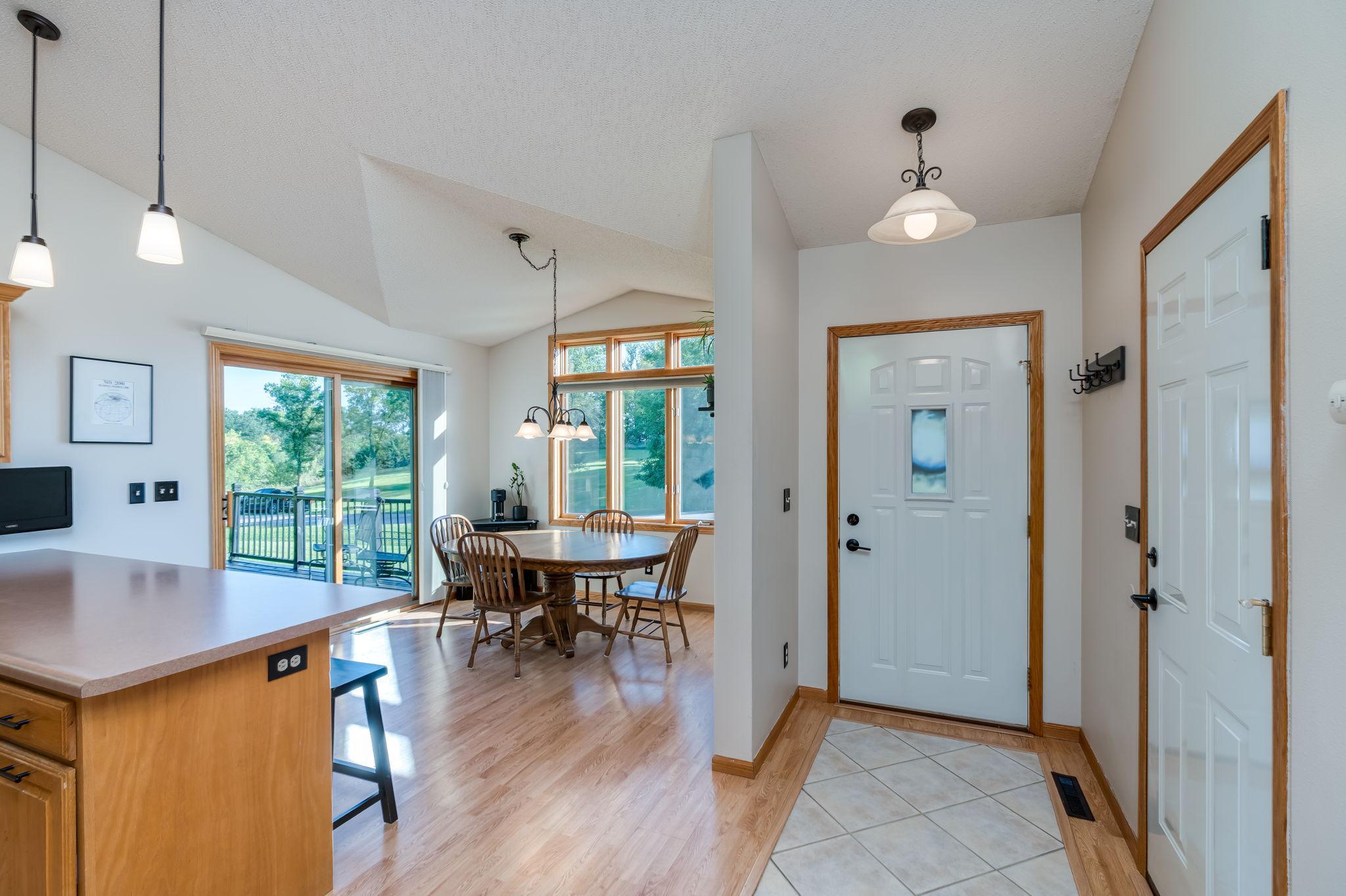 200 Mapleridge Dr, Mankato, MN 56001