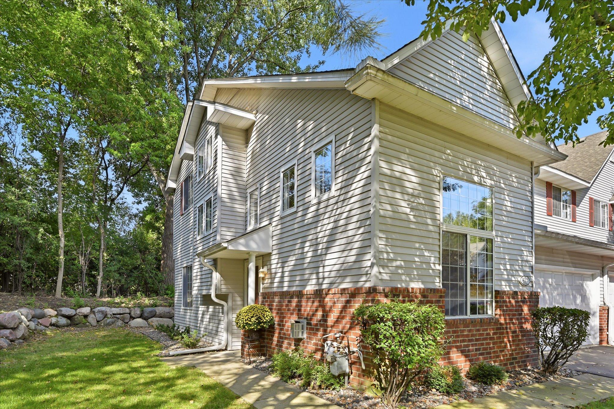 14355 Raymond Ln, Eden Prairie, MN 55347