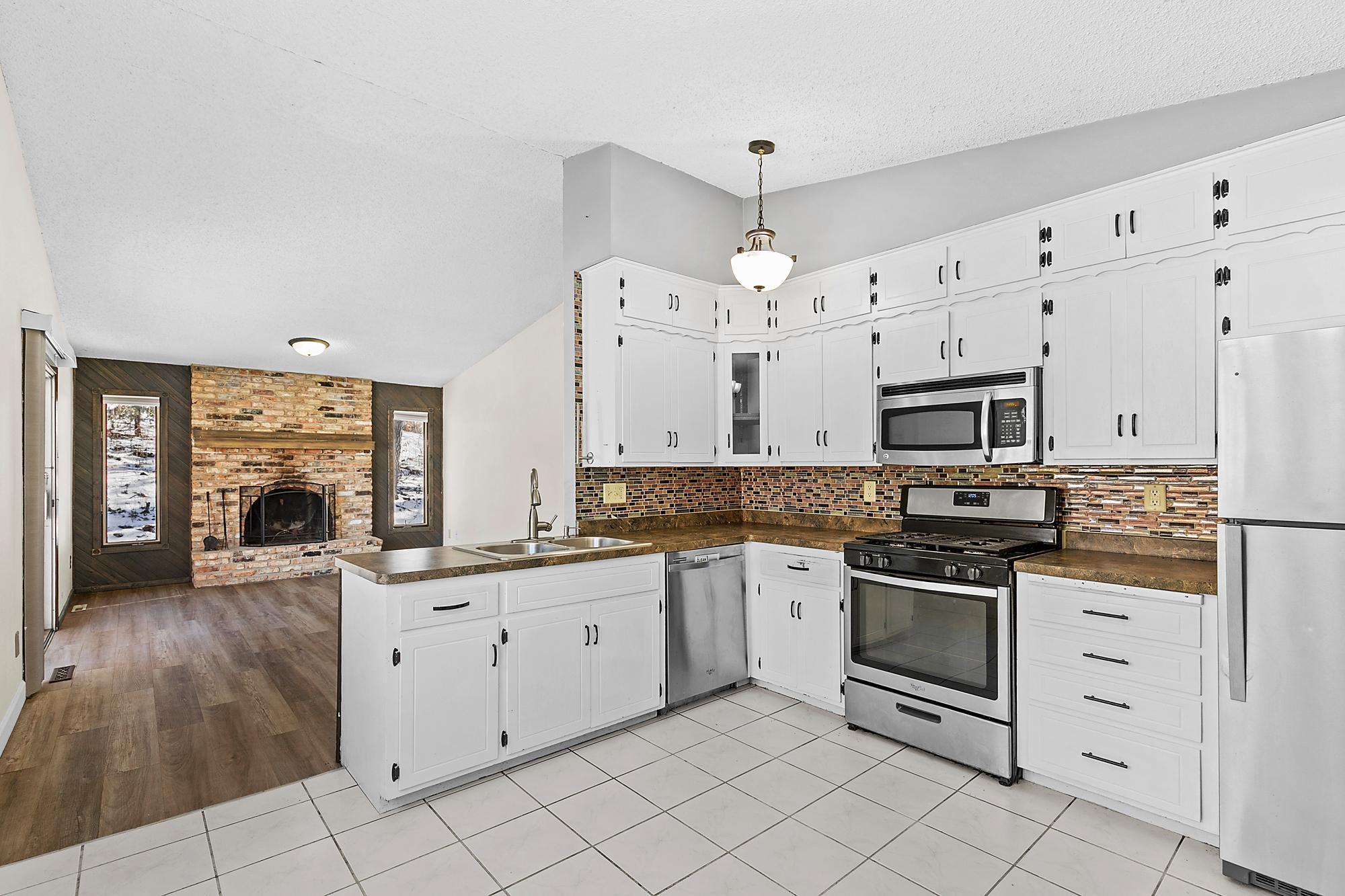5885 Hidden Oaks Cir SE, Prior Lake, MN 55372