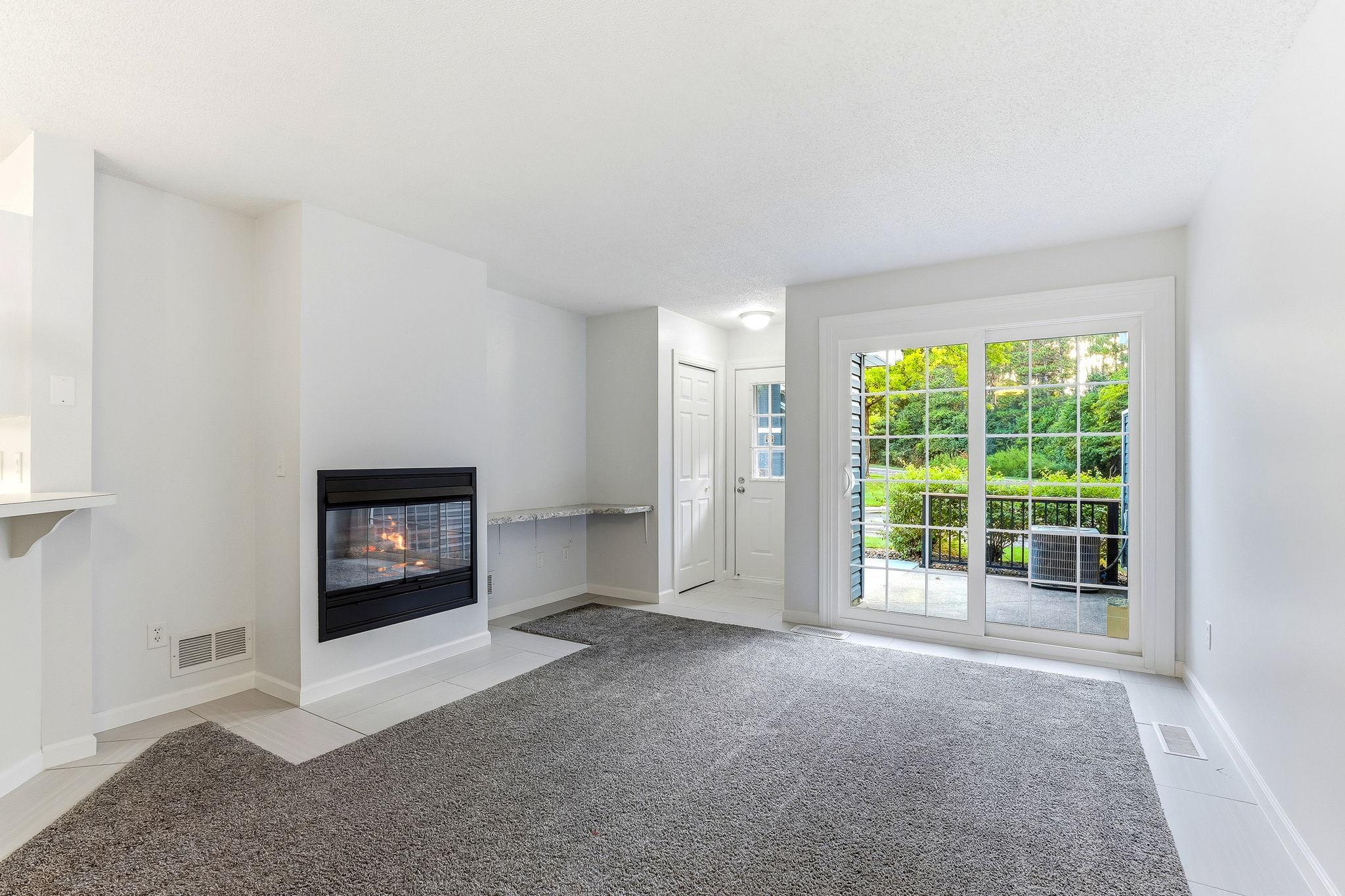 1775 Donegal Dr #2, Woodbury, MN 55125