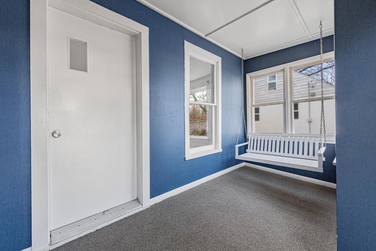 15 14th St NE, Faribault, MN 55021