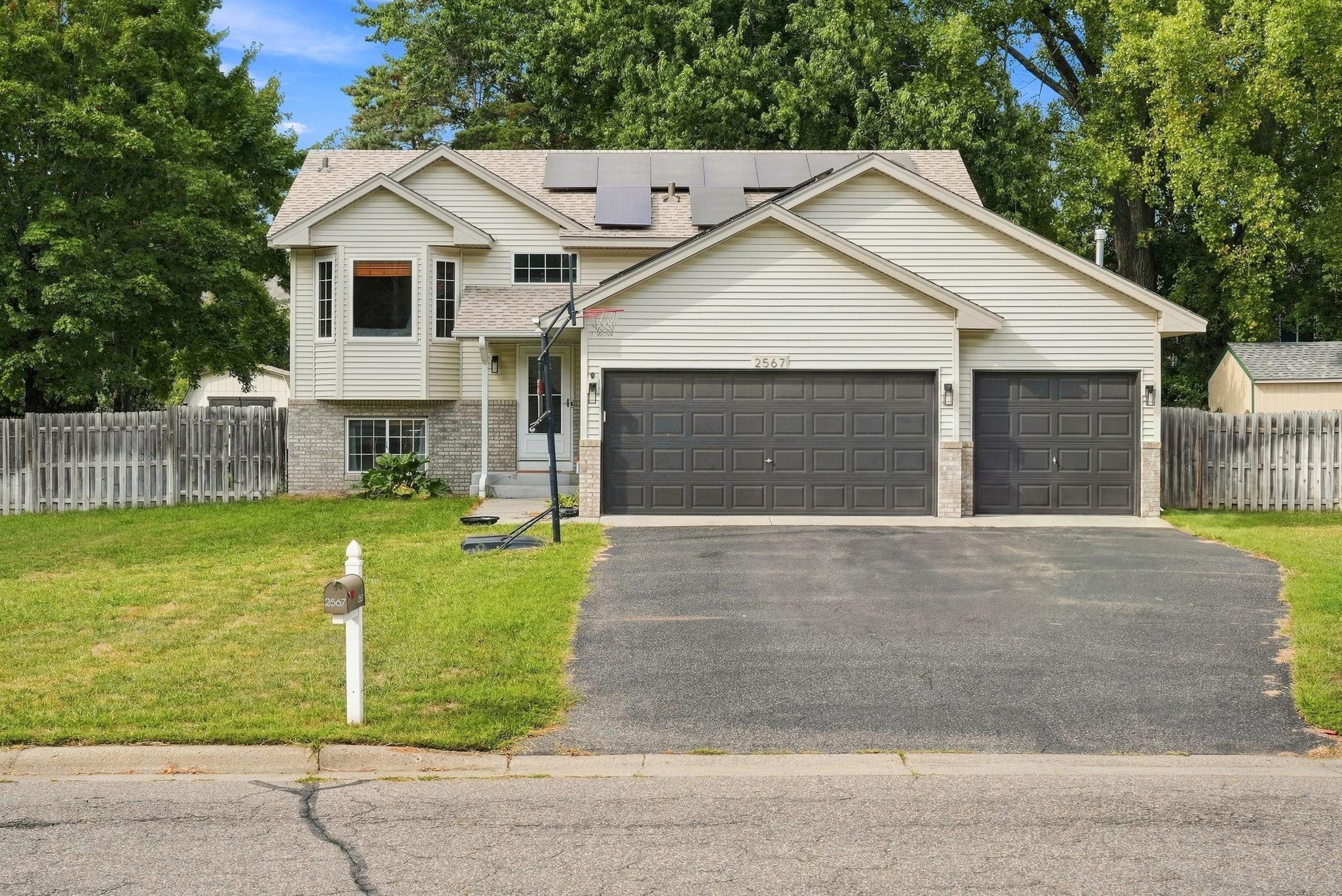 2567 91st Ave NE, Blaine, MN 55449