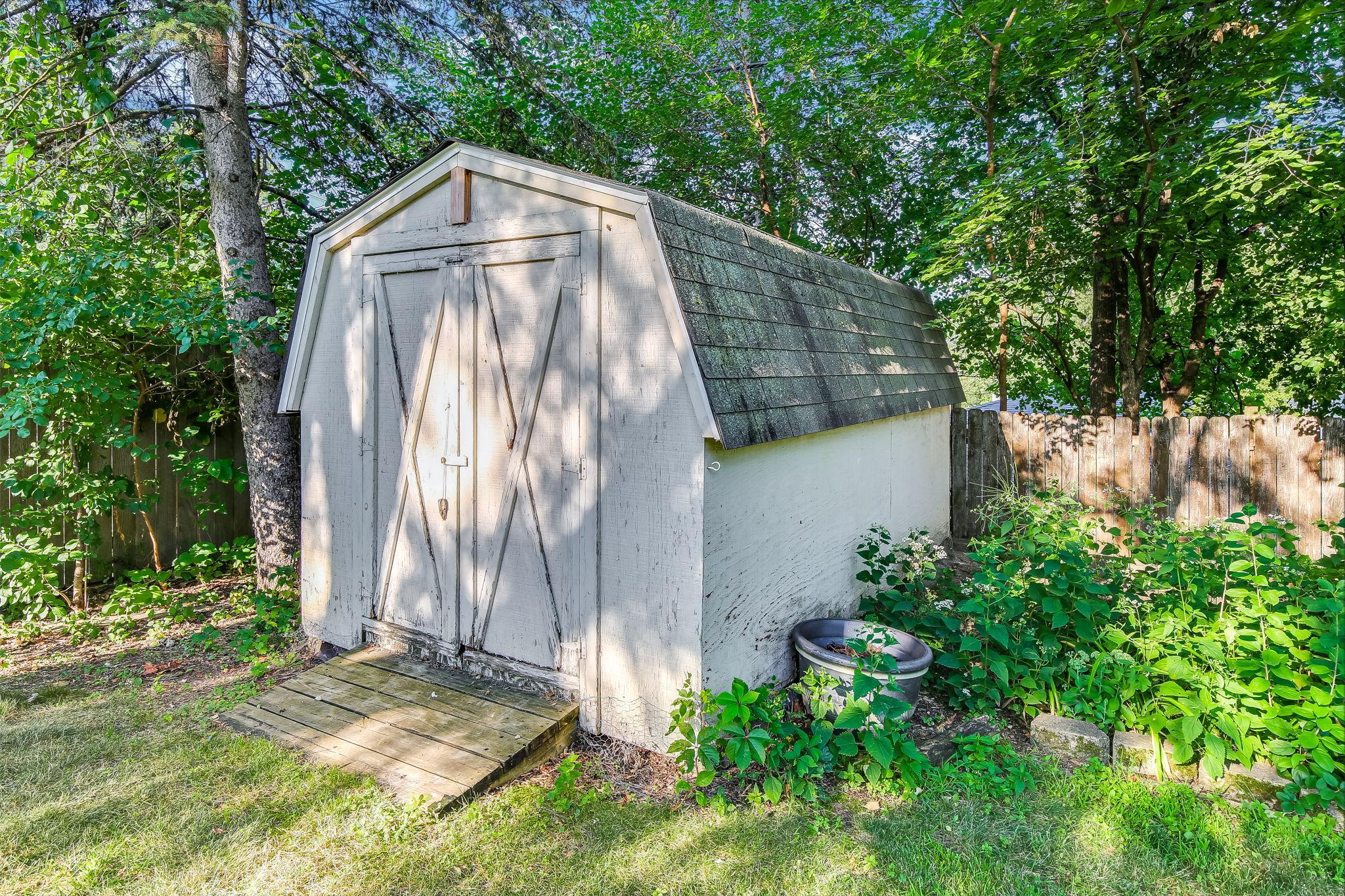 8500 Quinn Ave S, Bloomington, MN 55437