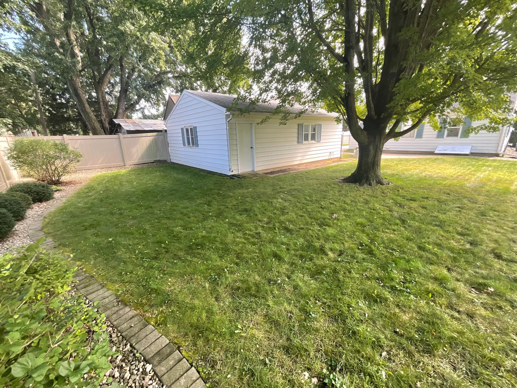604 13th Ave SW, Austin, MN 55912