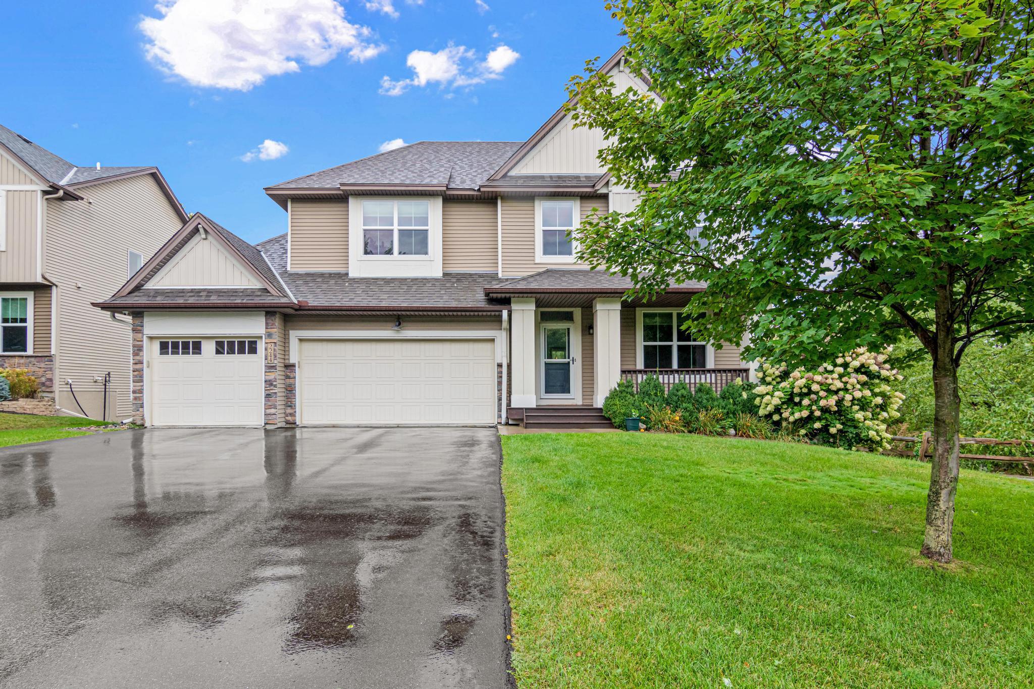 2244 Woodlyn Ridge Ct, Mound, MN 55364