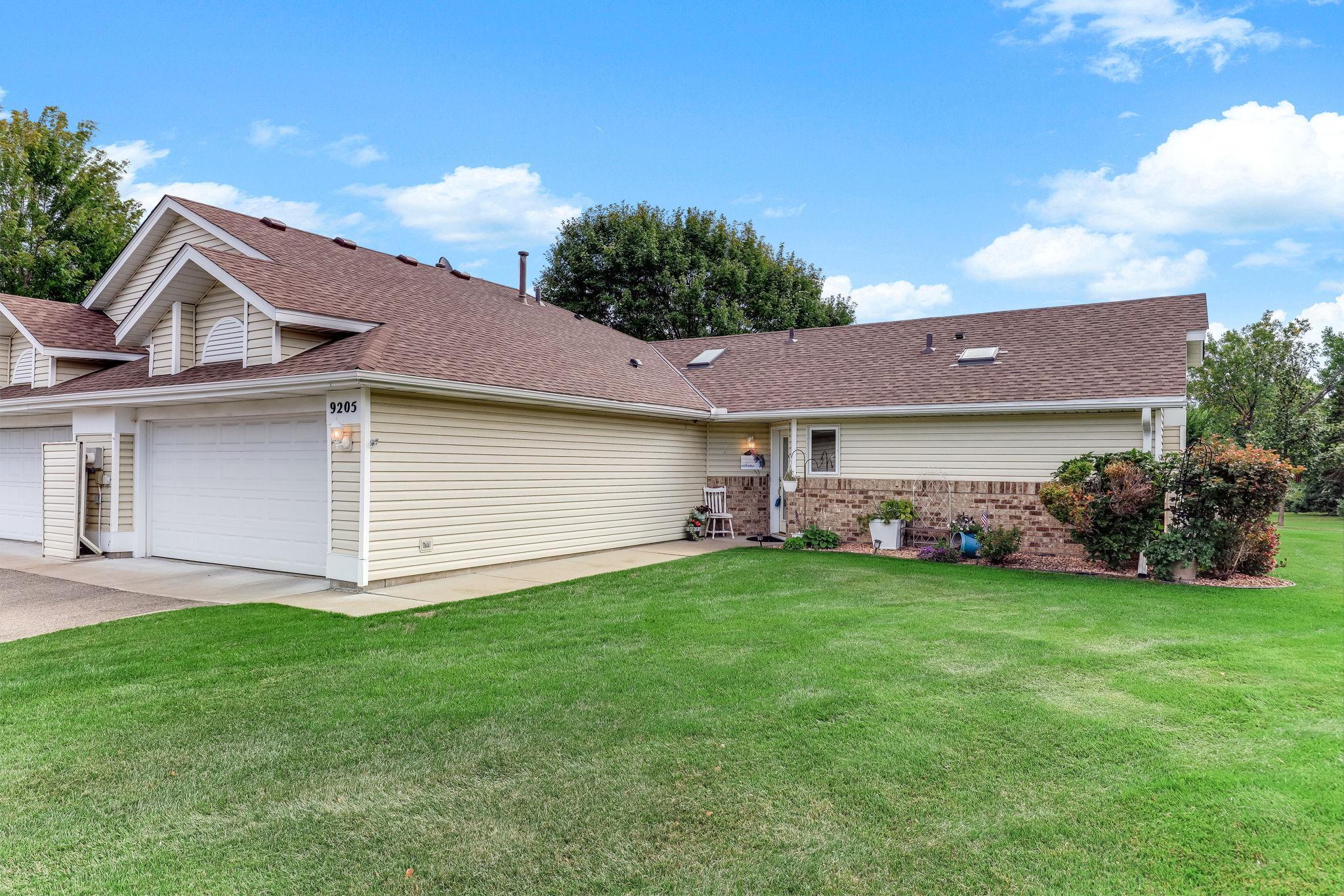 9205 Yorkshire Ln, Brooklyn Park, MN 55443