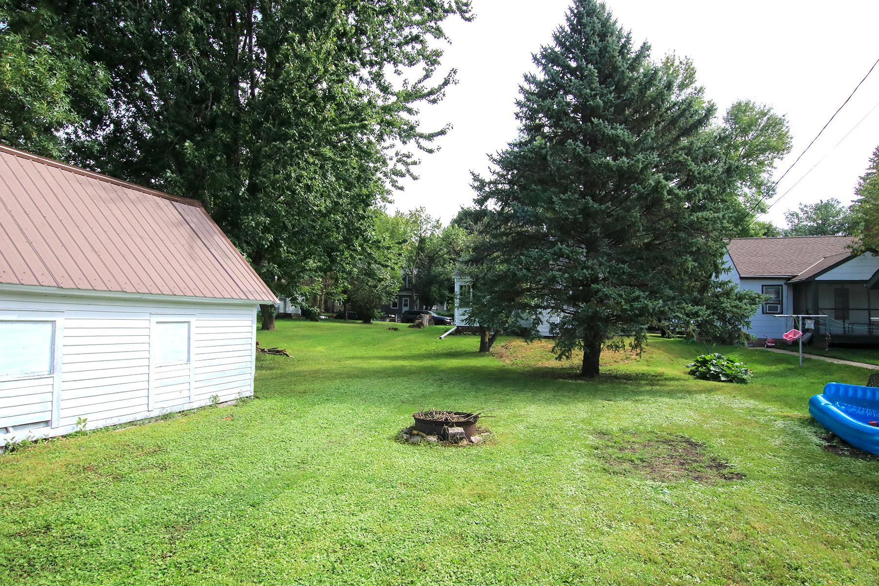 826 Bradley Ave, Gibbon, MN 55335