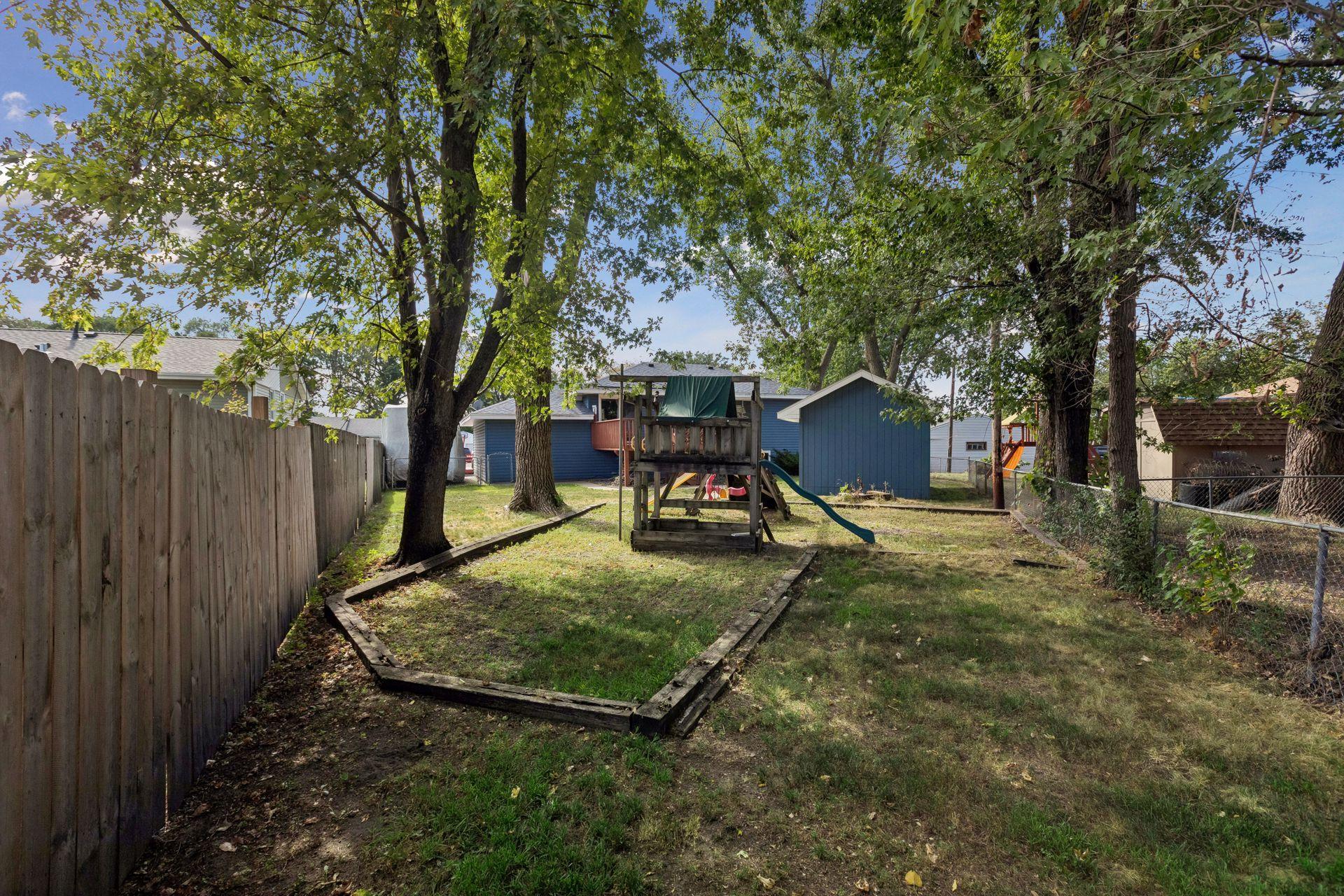 250 Stardust Blvd, Circle Pines, MN 55014