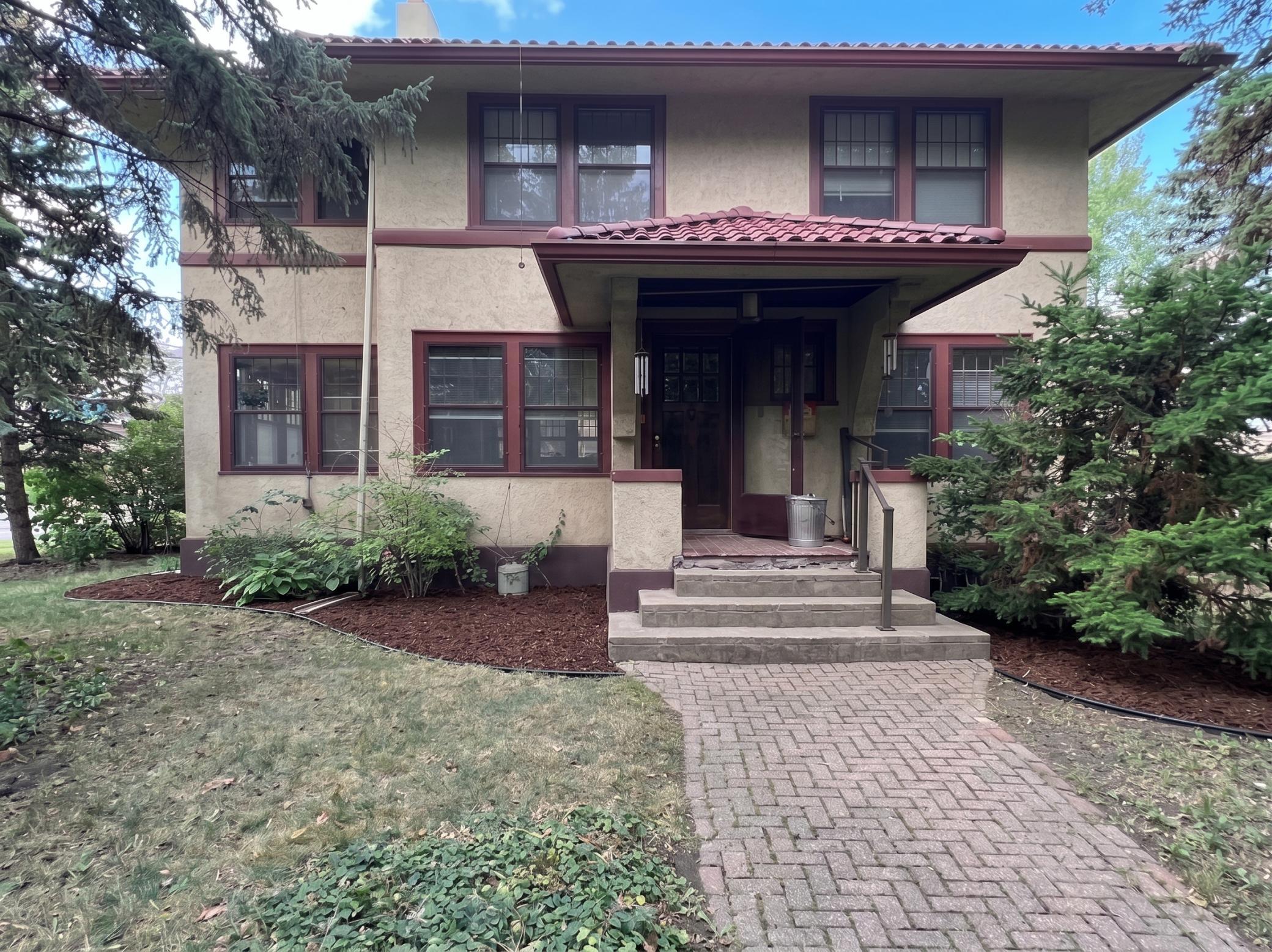 121 Maria Ave, Saint Paul, MN 55106