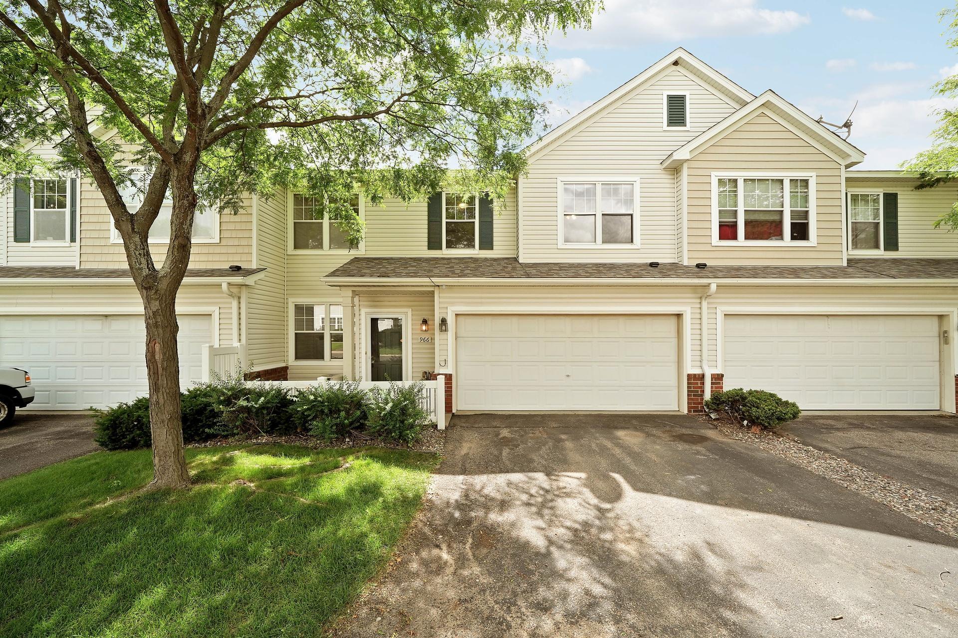 966 Princeton Ave, Shakopee, MN 55379