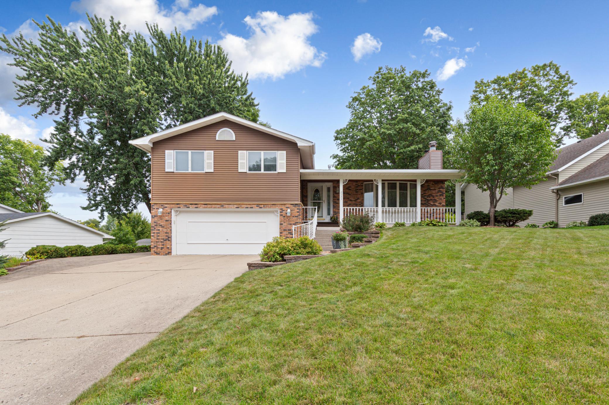 2533 Woodland Dr, Faribault, MN 55021