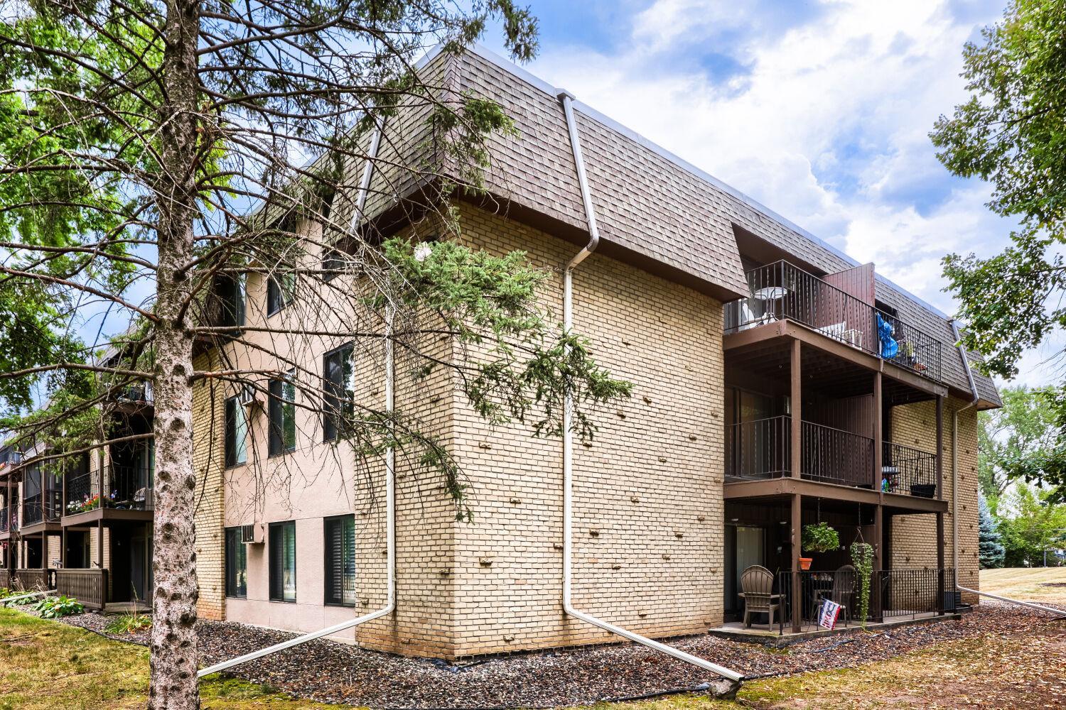 3421 Kent St #510, Shoreview, MN 55126
