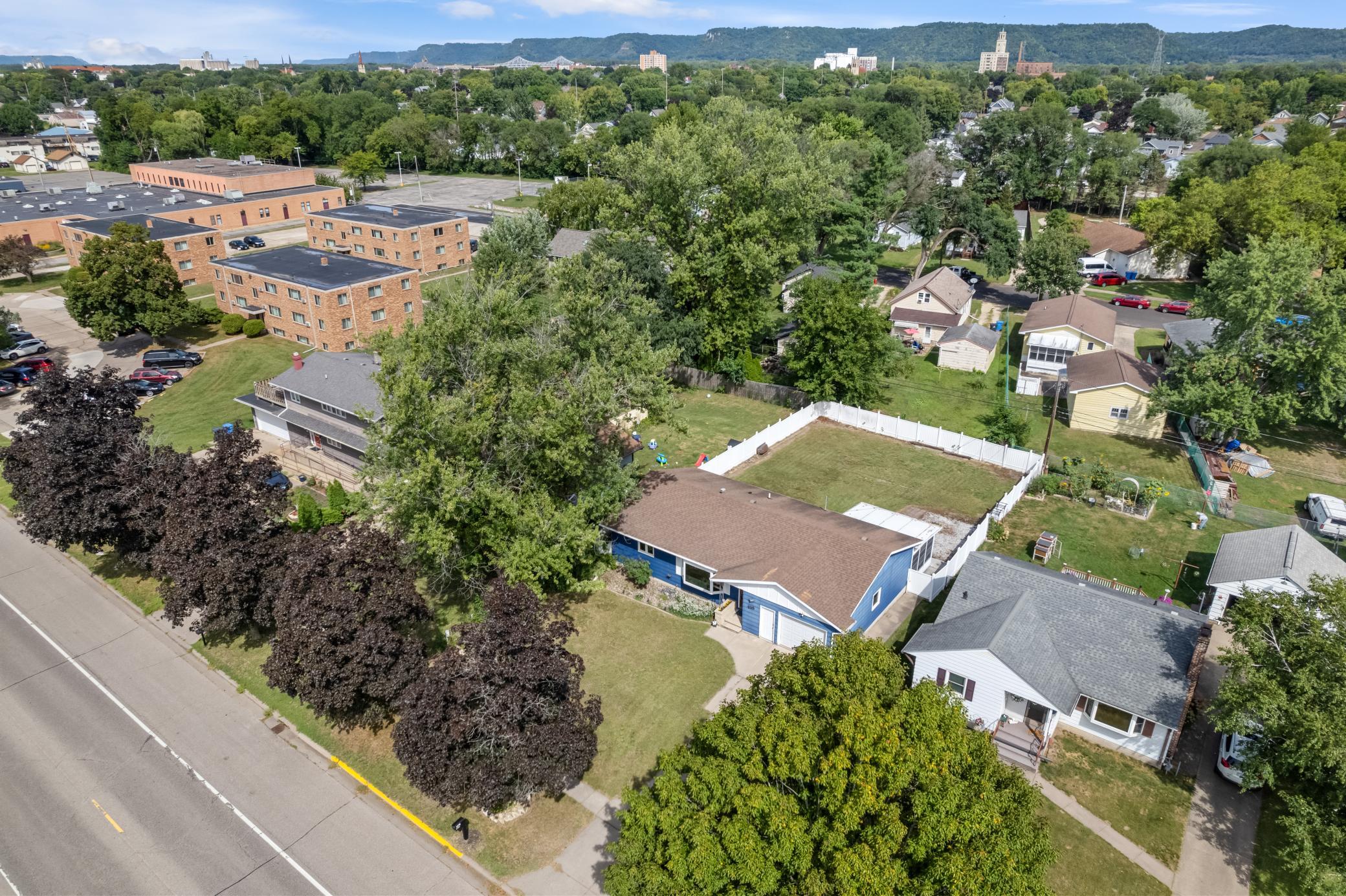 496 E Sarnia St, Winona, MN 55987