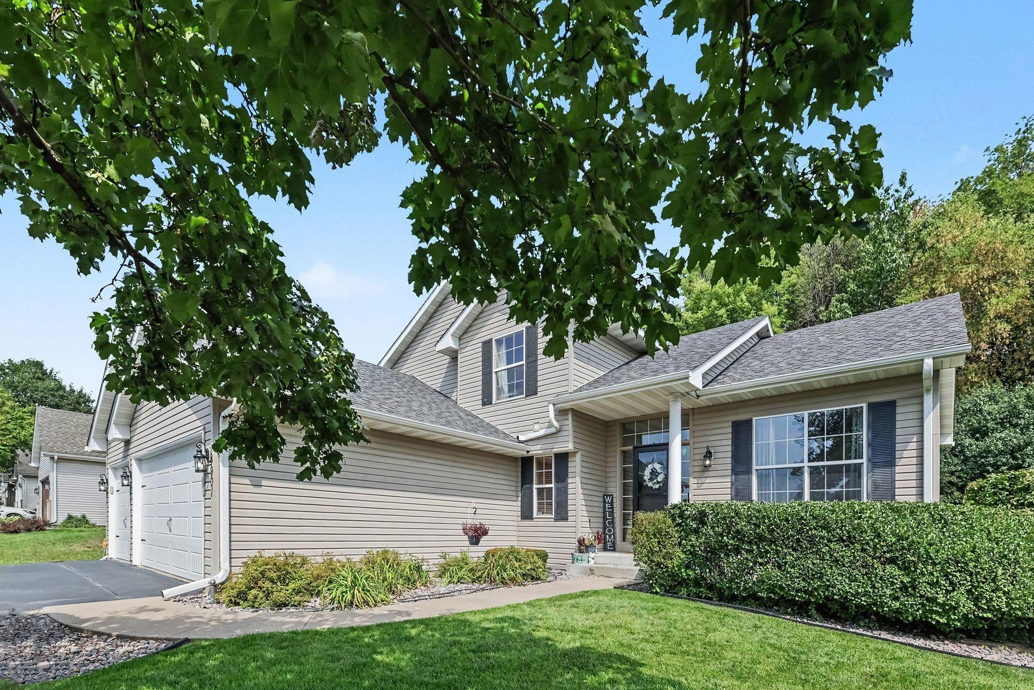 14901 Hillside Trl, Savage, MN 55378