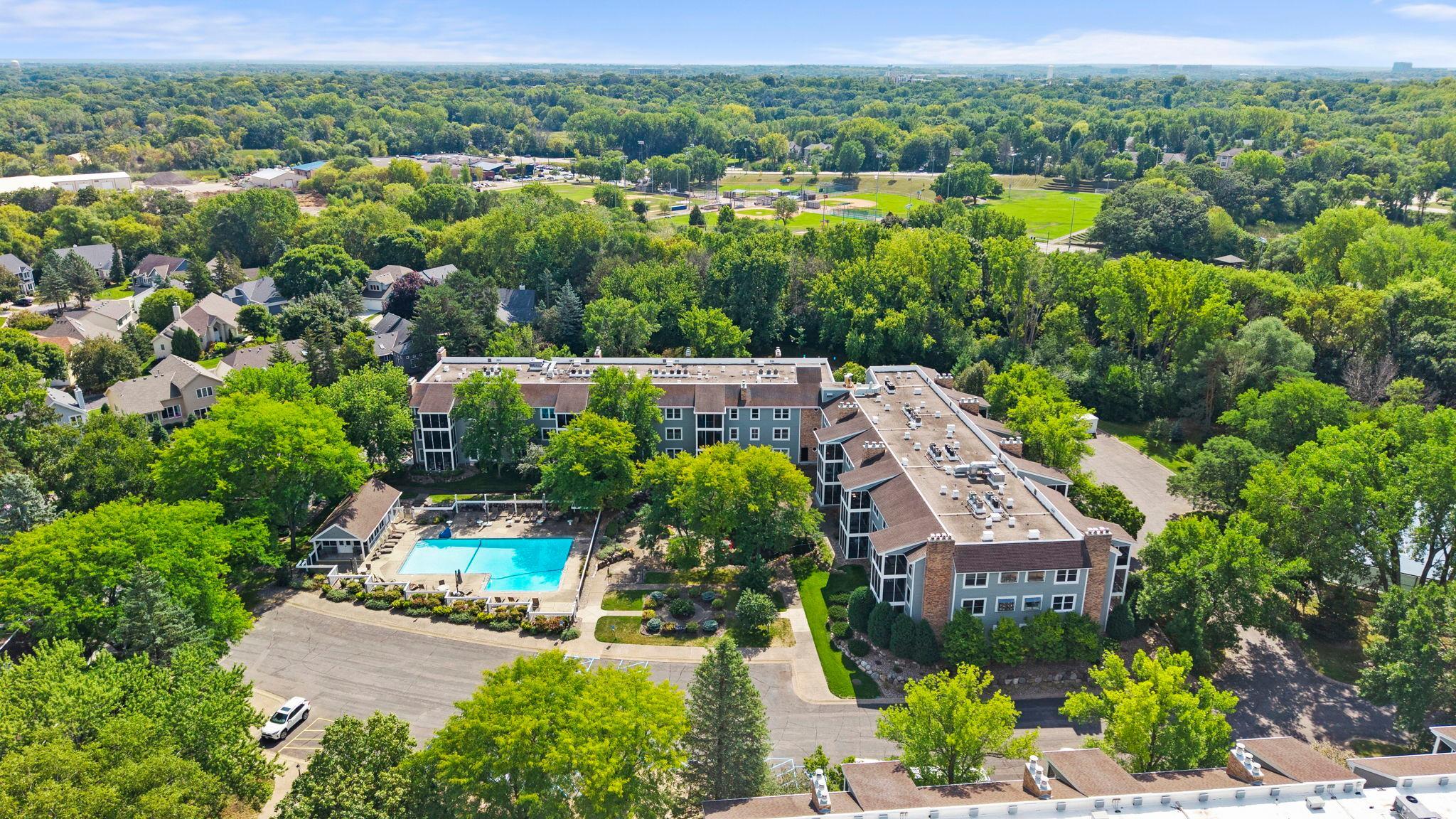 3030 Saint Albans Mill Rd #215, Minnetonka, MN 55305