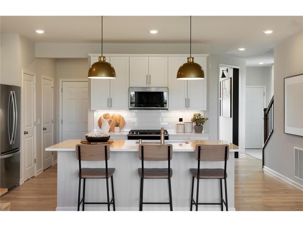 17981 Genoa Dr, Lakeville, MN 55044